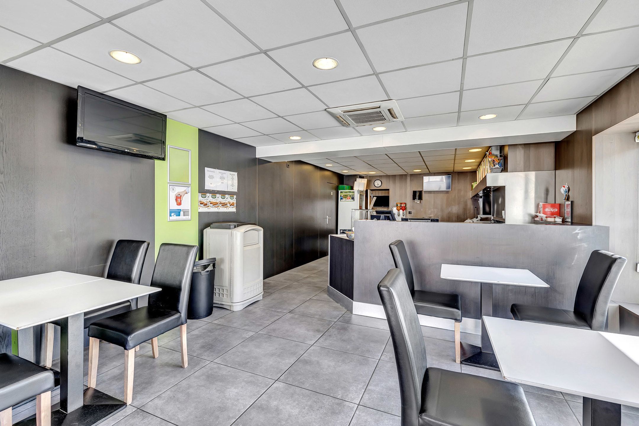 Bekende frituur + woonst met 3 slaapkamers in Baardegem foto 3