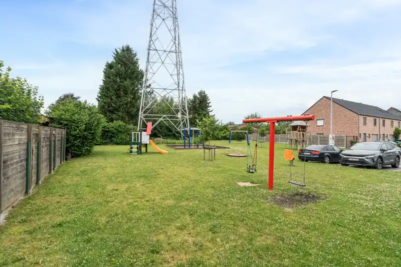 Recente, instapklare halfopen bebouwing op toplocatie te Roeselare foto 16