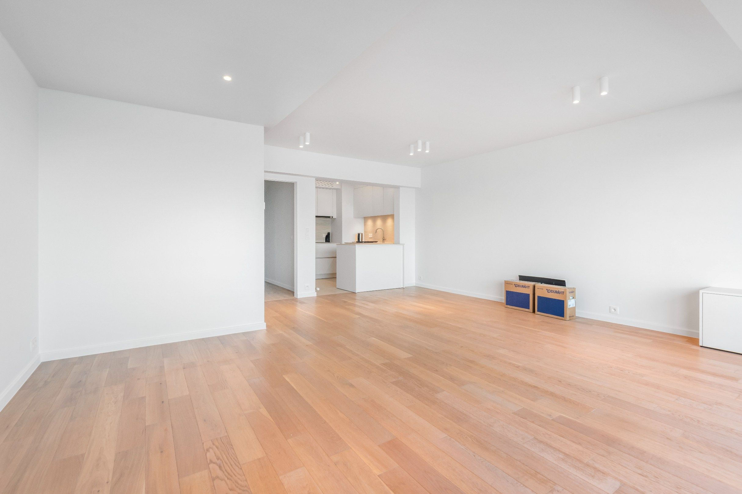 Ongemeubeld appartement op de Zeedijk ter hoogte van het Lichttorenplein foto 6