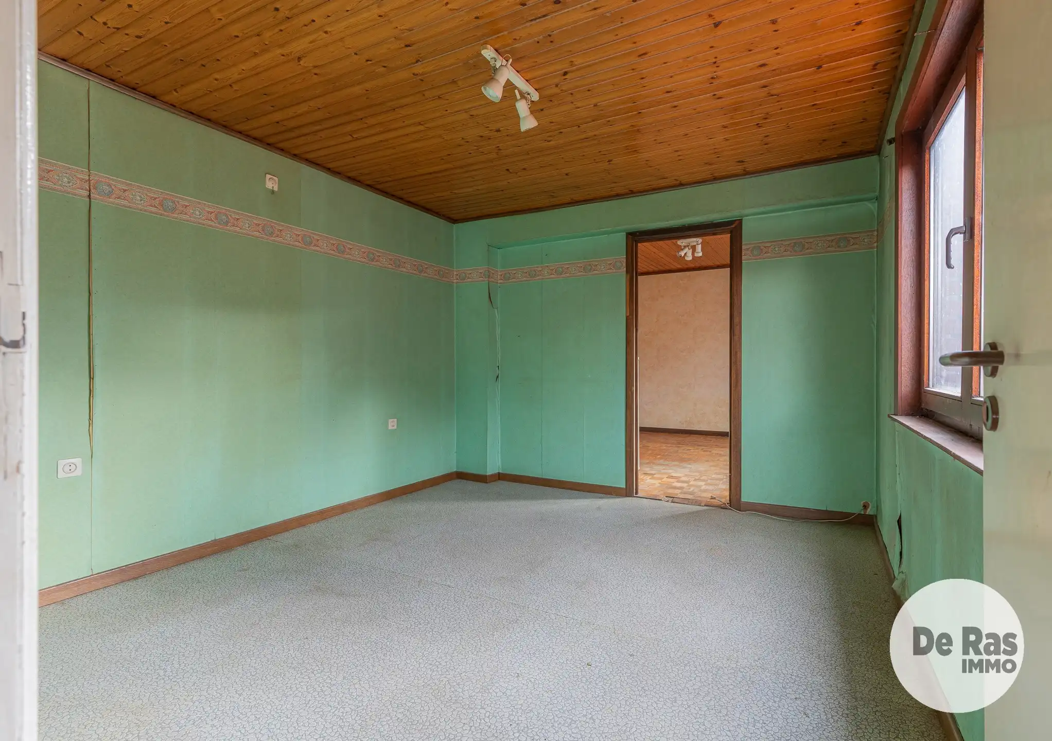 OOSTERZELE - Te renoveren woning met tal van mogelijkheden foto 24