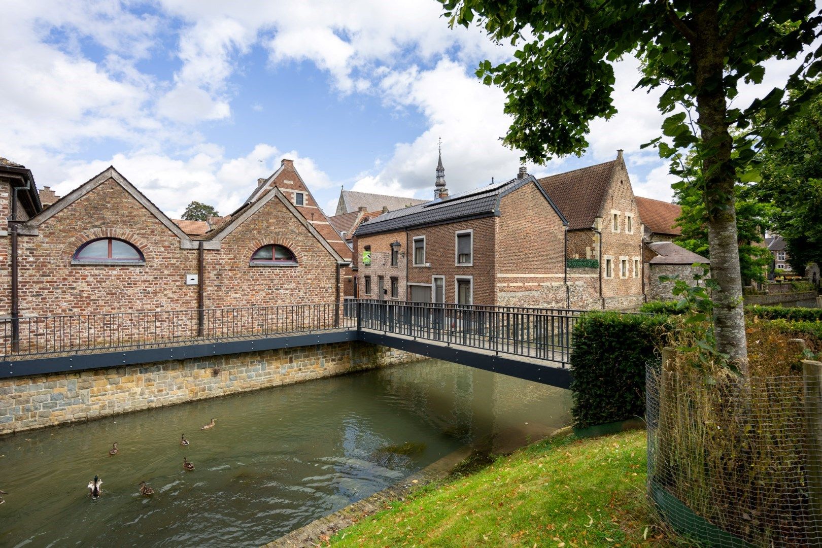 Authentiek begijnenhuis gelegen in het rustige Begijnhof te Tongeren foto 24