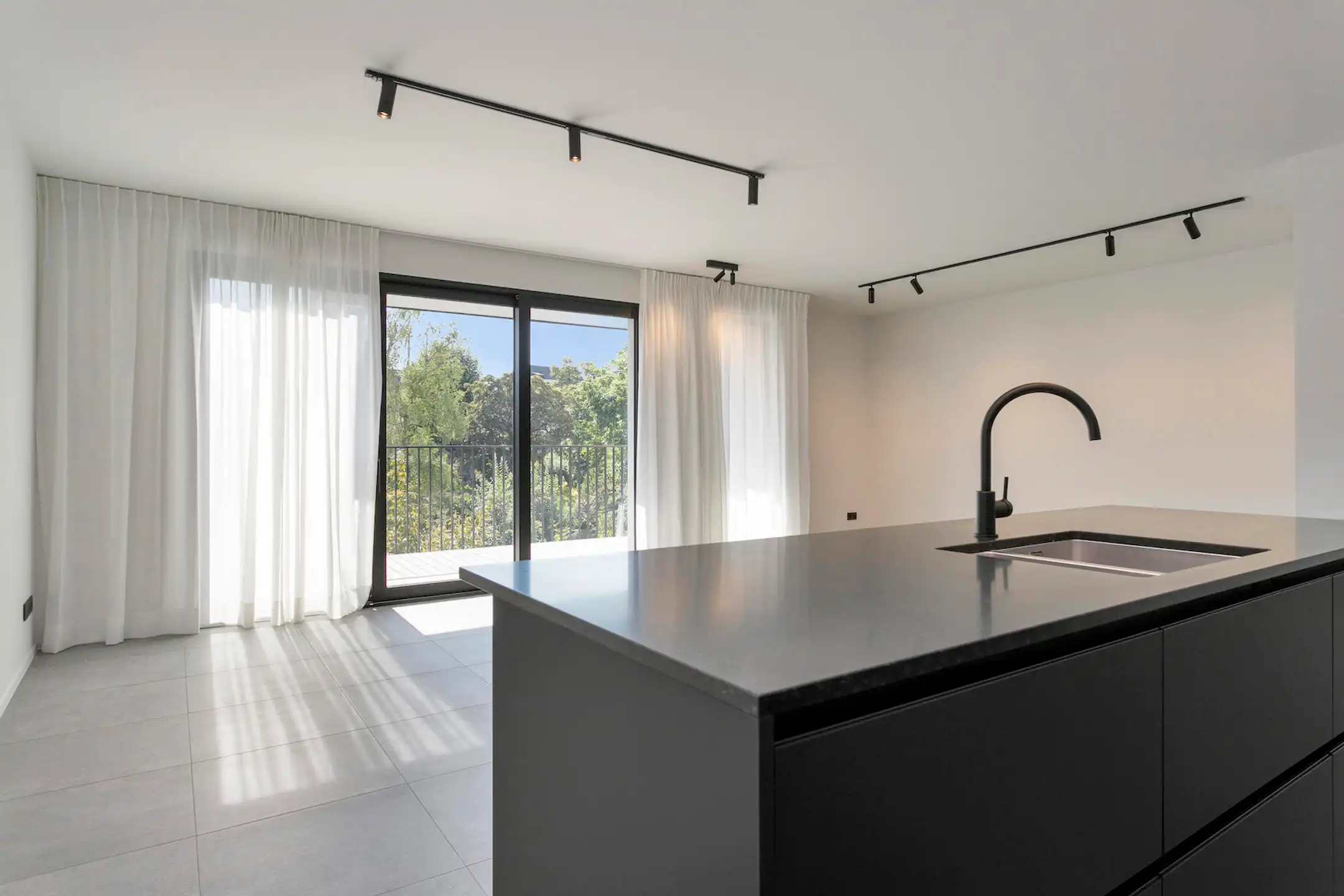 ANTWERPEN - Top afgewerkt en ruim appartement  foto {{pictureIndex}}