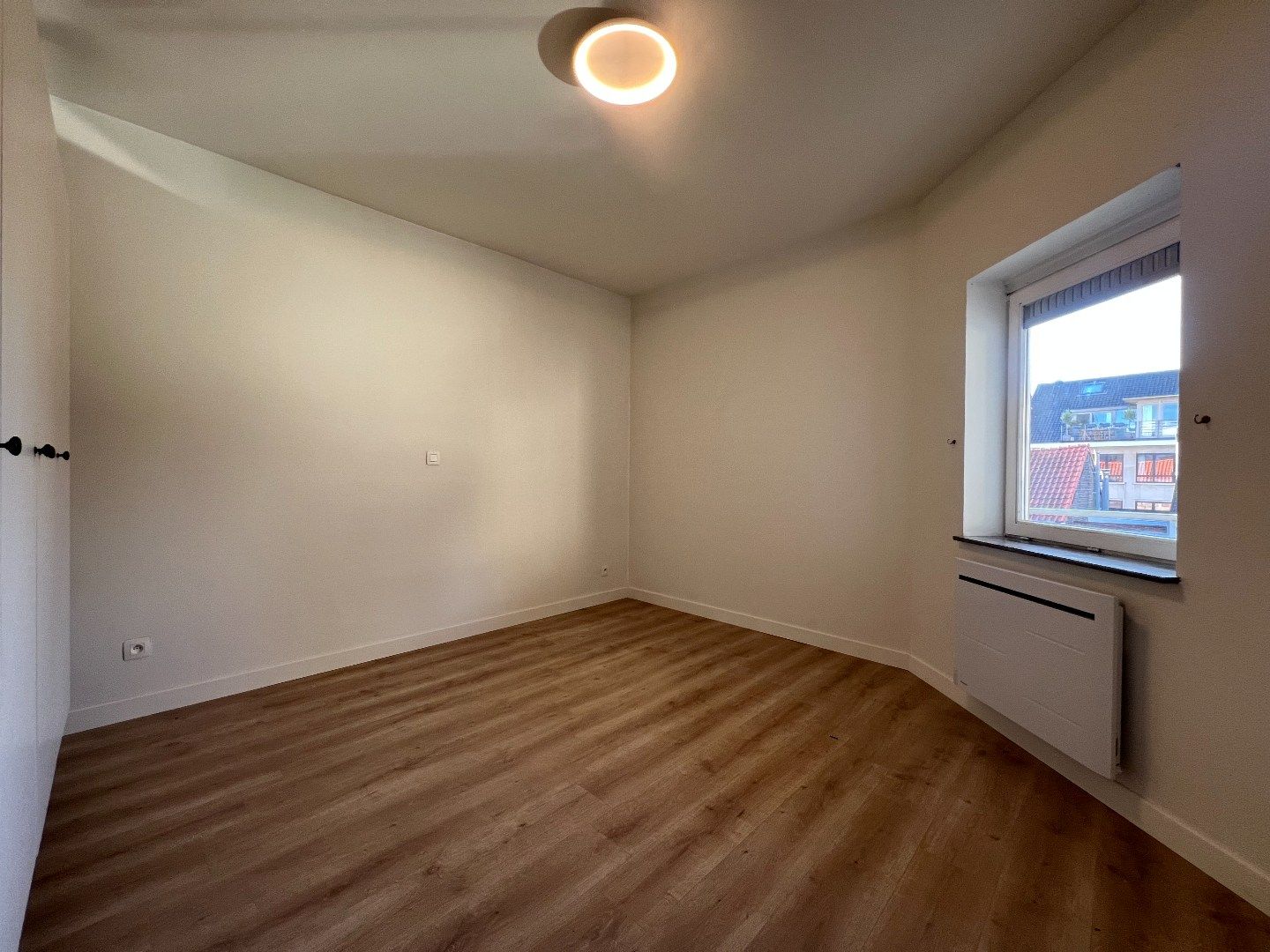 Op 50m afstand van het Sint-Baafsplein en de Korenmarkt foto 2