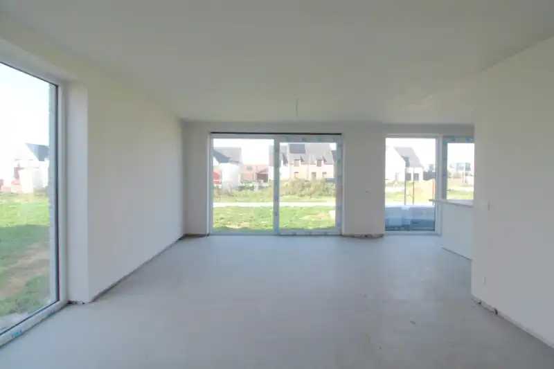 Ruime halfopen nieuwbouwwoning te Roeselare foto 3