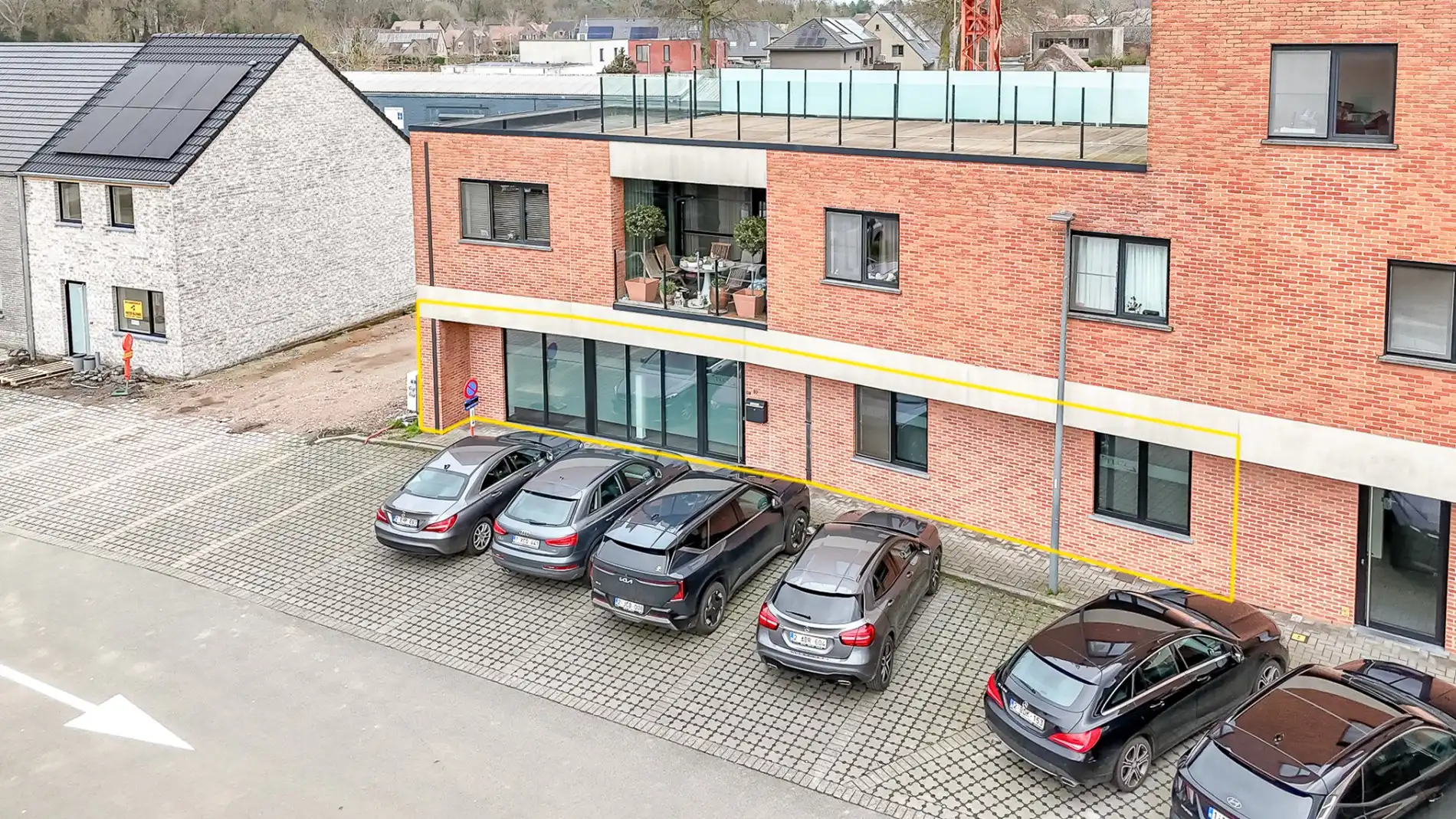 Handelszaak gelegen op een toplocatie in centrum Ruddervoorde! foto 10