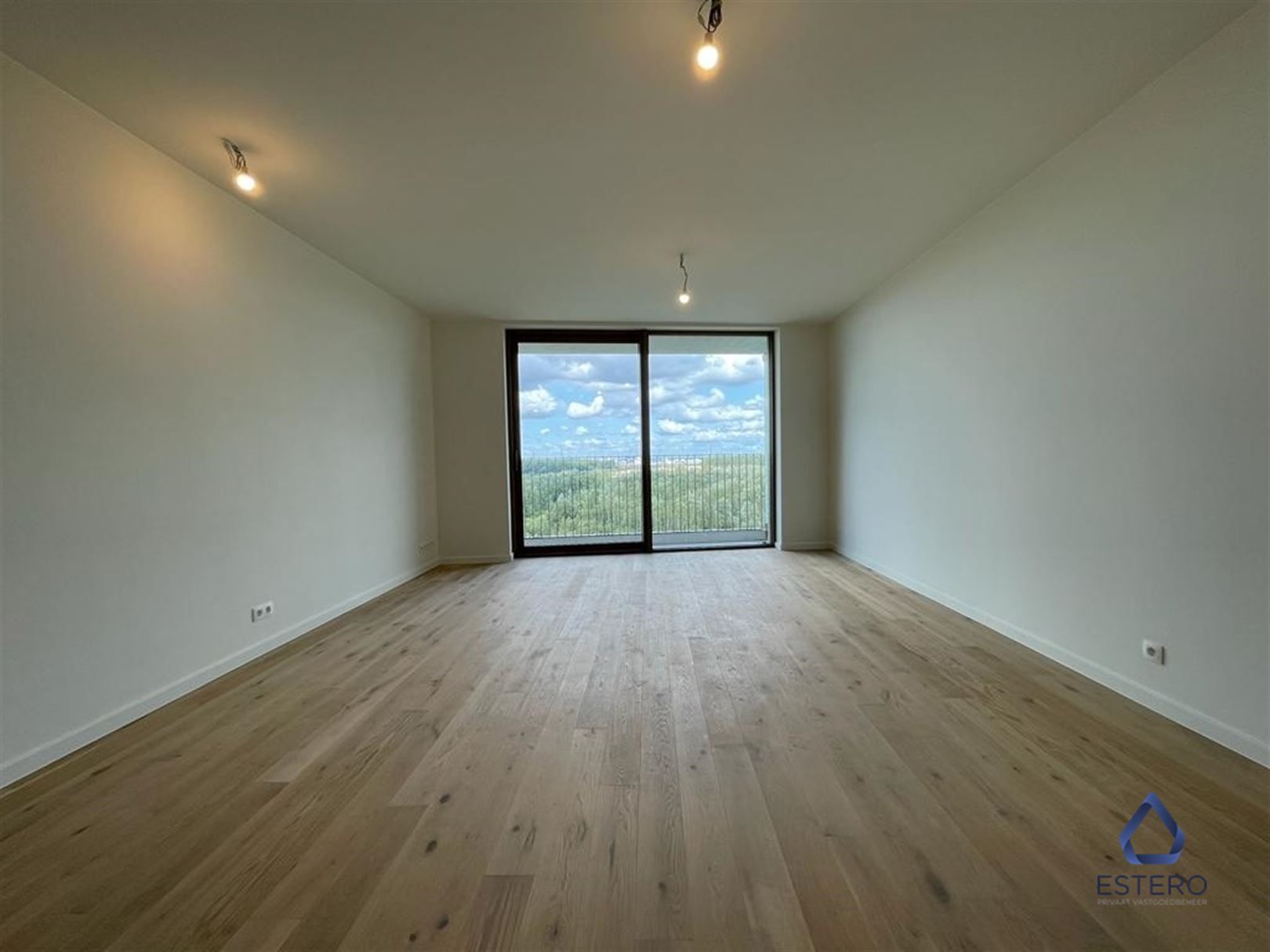 Nieuwbouwappartement op een toplocatie gelegen op 10e verdieping foto 3