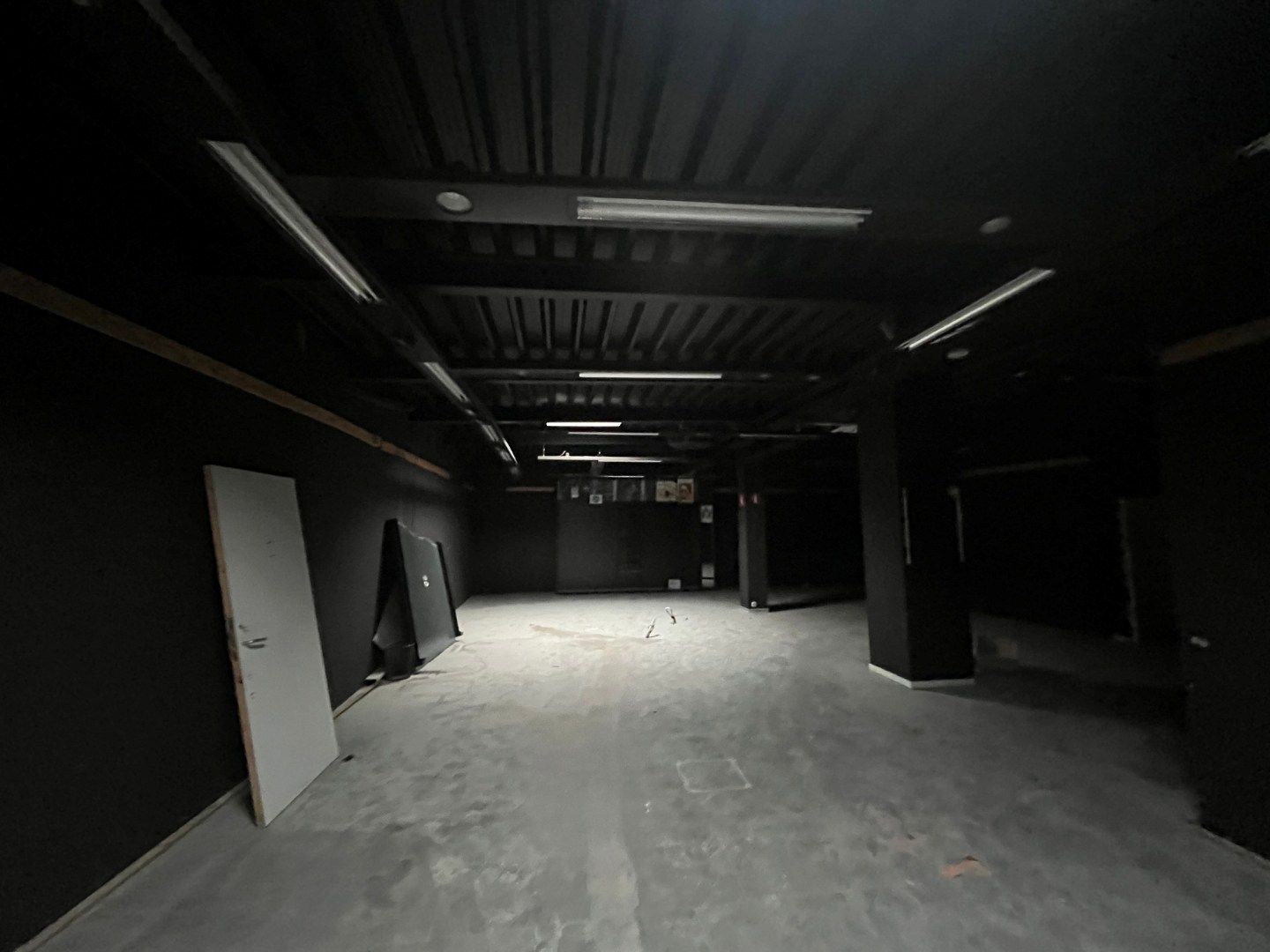 Een in te richten polyvalente open handelsgelijkvloers van 185m² foto 2