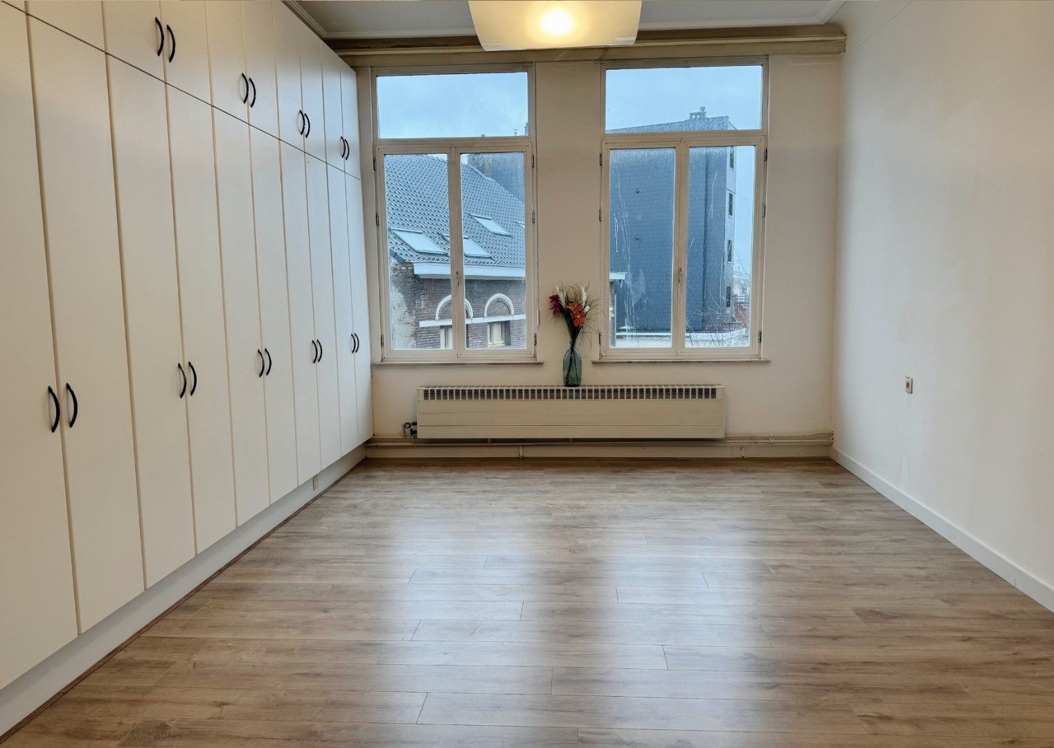 Zeer ruim lichtrijk appartement met authentieke elementen te huur in Antwerpen. foto 15