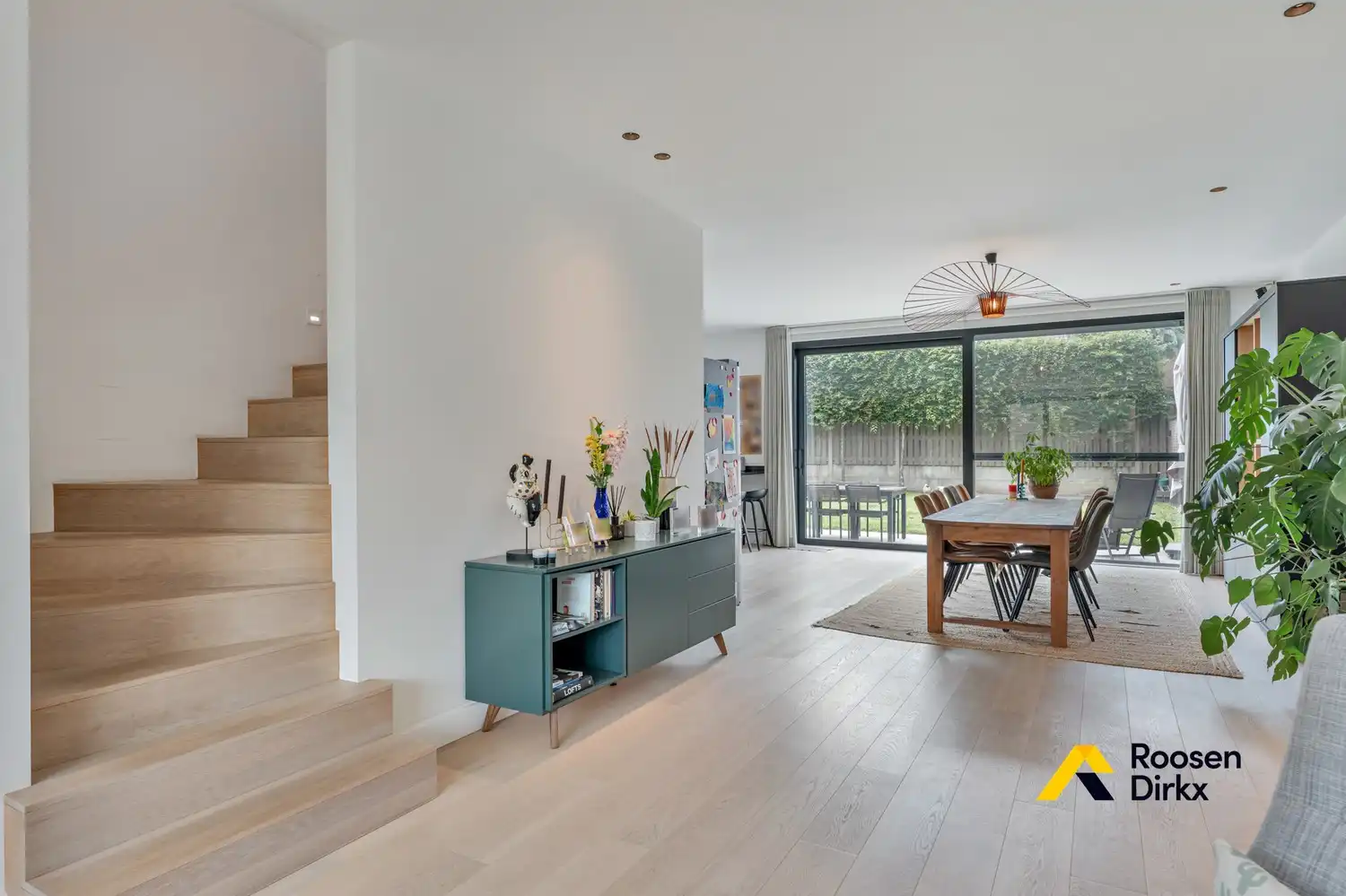 Luxueuze gezinswoning met 3 slaapkamers en 2 badkamers op toplocatie foto 7