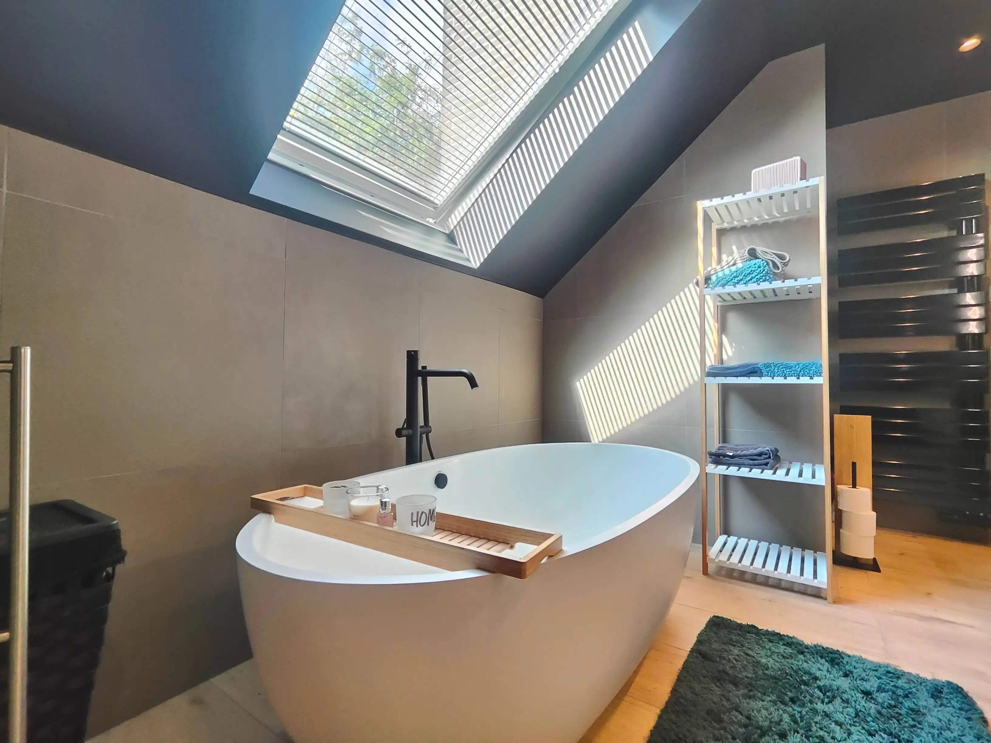 Volledig gerenoveerde VILLA op de grens met Knokke  (NL) ! Deze moet je in het echt komen zien! foto 11