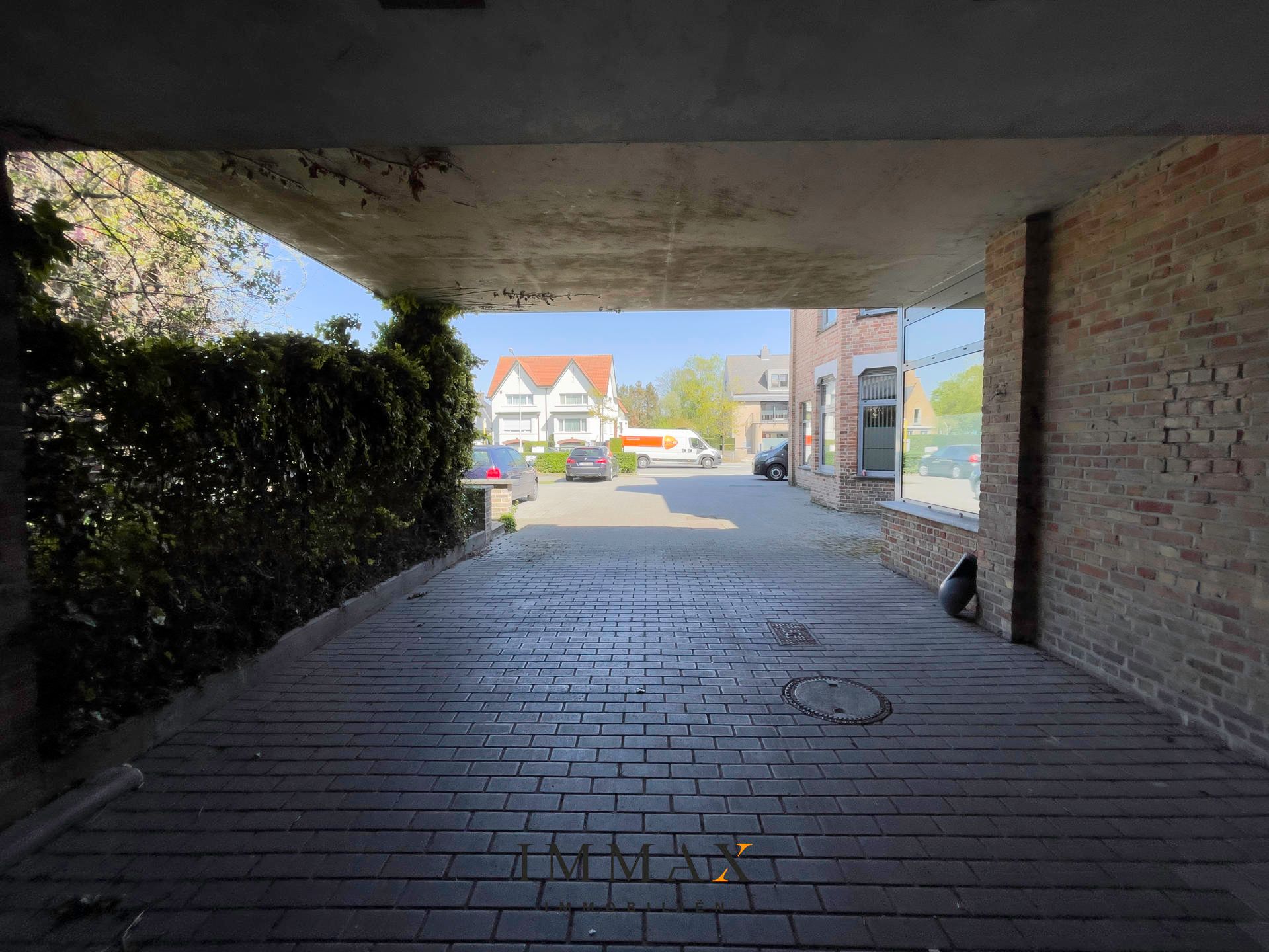 Multifunctioneel Kantoorgebouw met residentiële en commerciële mogelijkheden foto 15