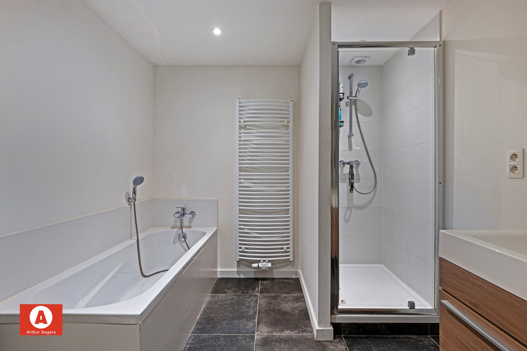 Instapklare rijwoning met 3 slaapkamers en charmante tuin foto 14