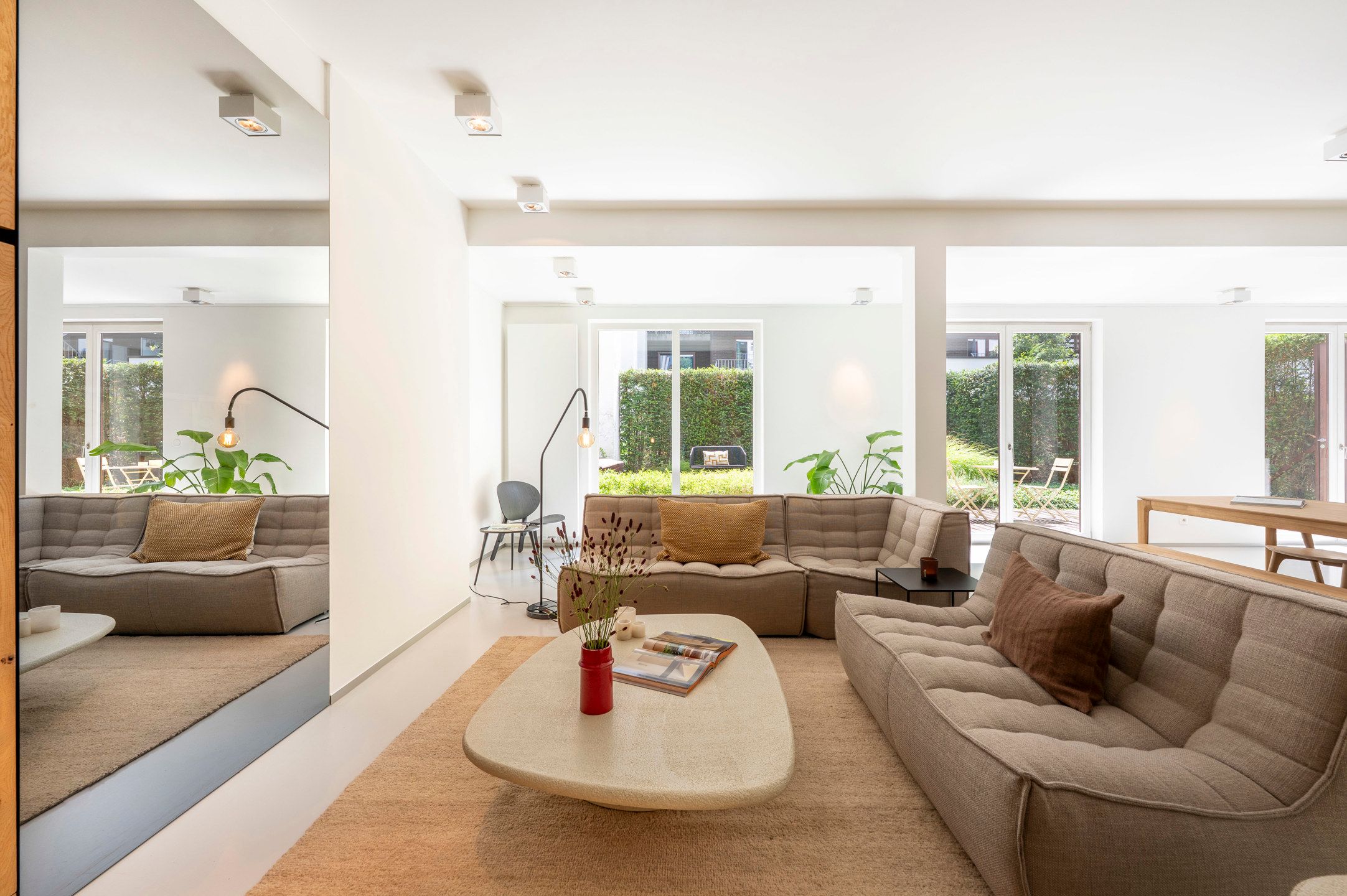 Gelijkvloers appartement met een zuidgerichte tuin! foto 5