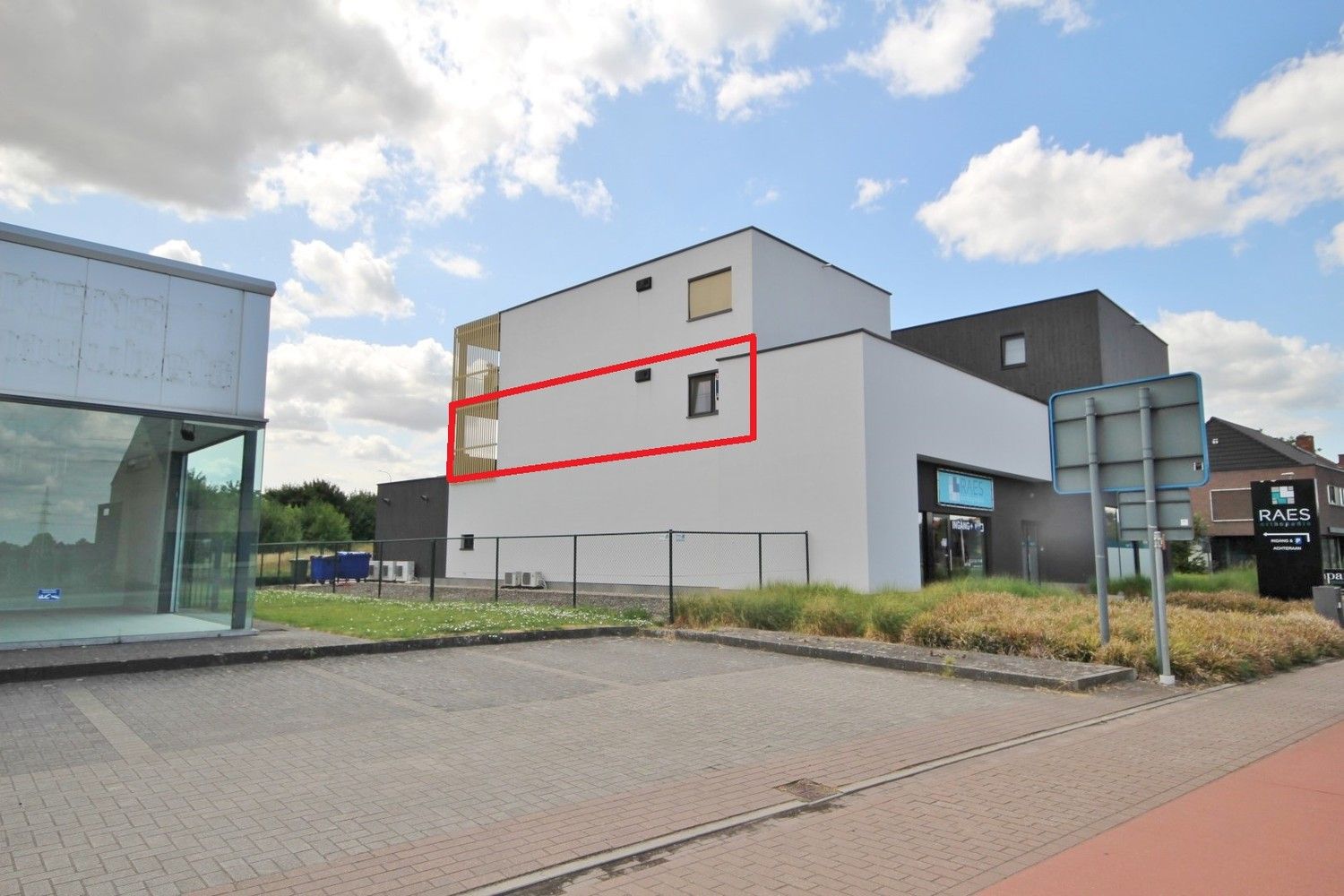 Zeer energiezuinig luxueus appartement met 2 slaapkamers en ruim terras foto {{pictureIndex}}