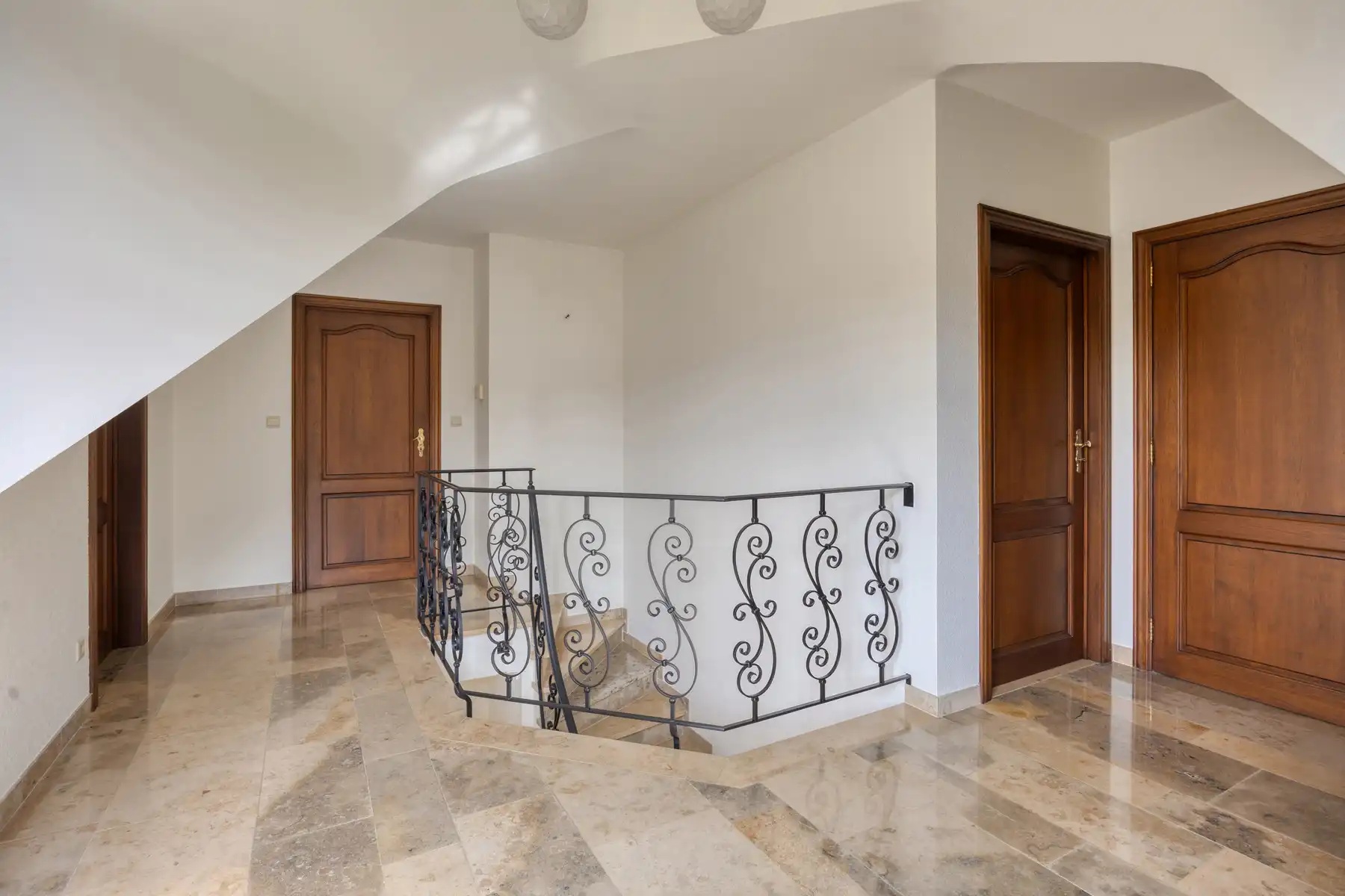 Zeer rustig gelegen villa met veel mogelijkheden foto 12