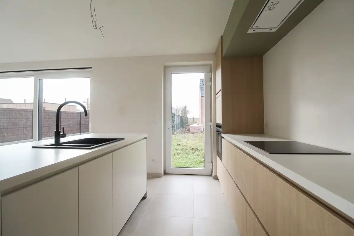 Laatste instapklare nieuwbouwwoning te Wevelgem foto 7
