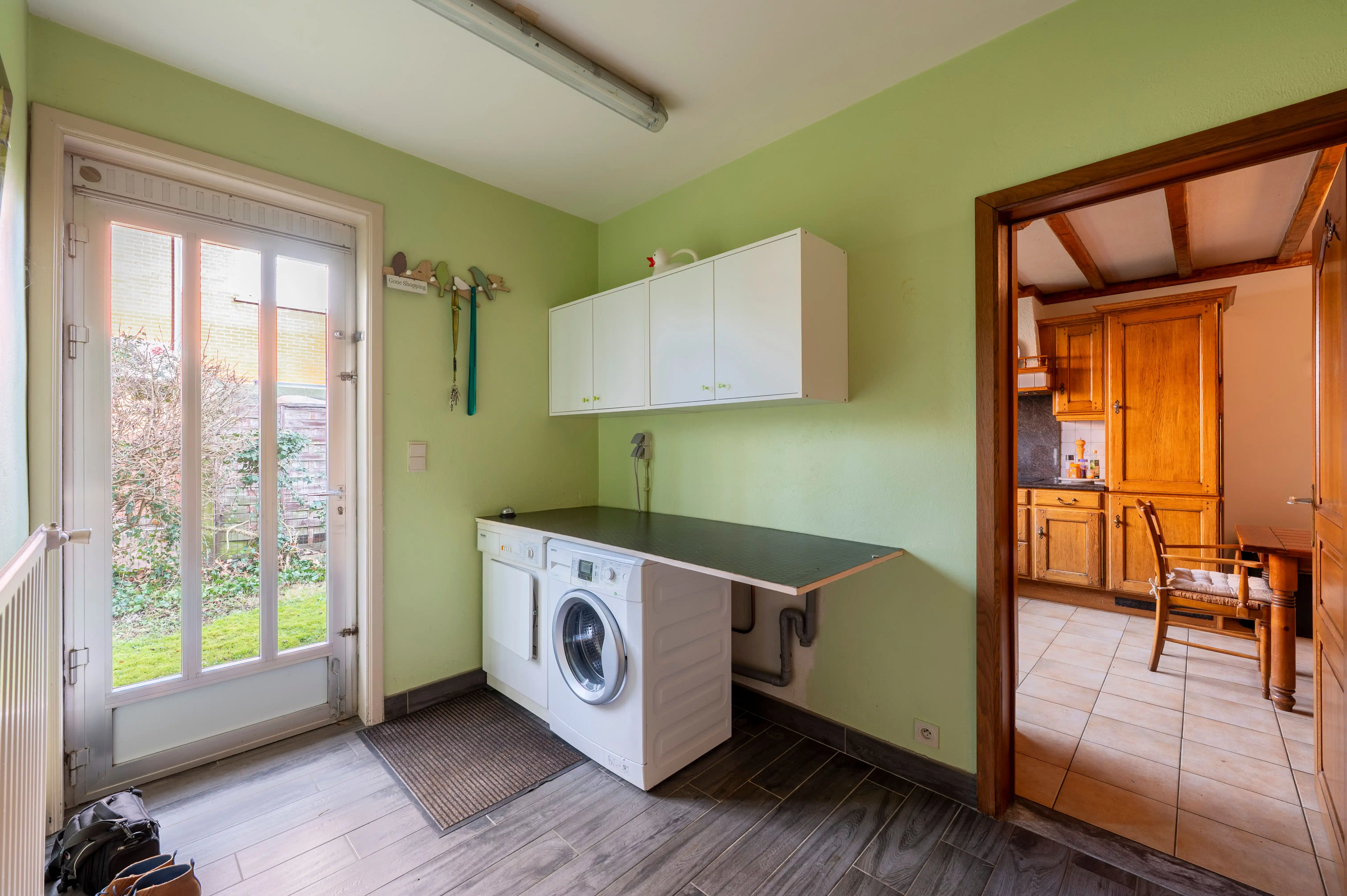 Te renoveren laagbouwvilla in een gegeerde wijk in Ekeren! foto 8