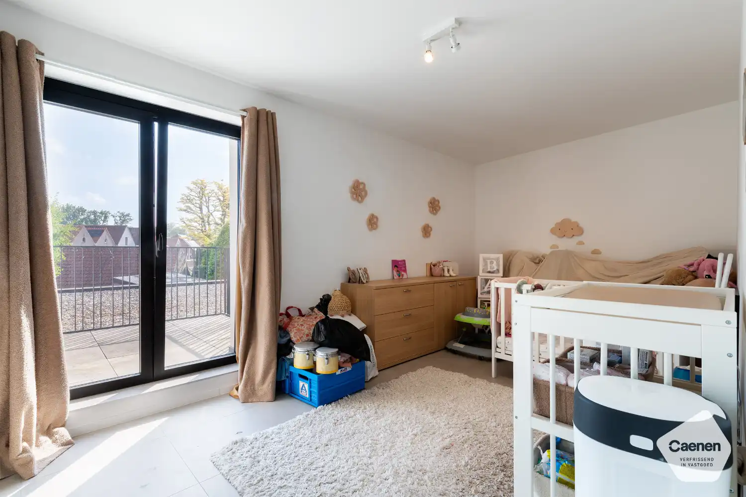 Zéér ruim appartement met 2 slaapkamers en groot terras. foto 10