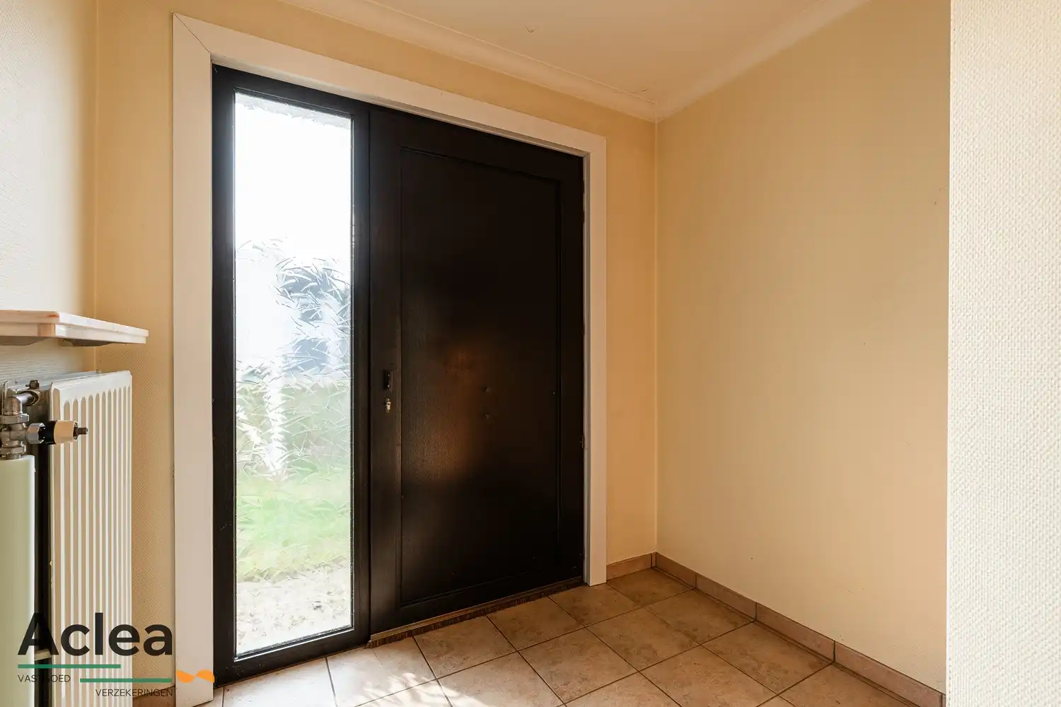 Ruime gezinswoning op een mooi perceel in de Witte Wijk foto 3