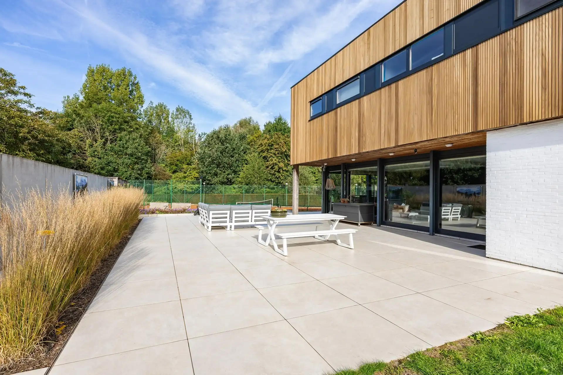 Exclusieve woning met 5 slaapkamers, tennisplein, poolhouse en ruime tuin foto 37