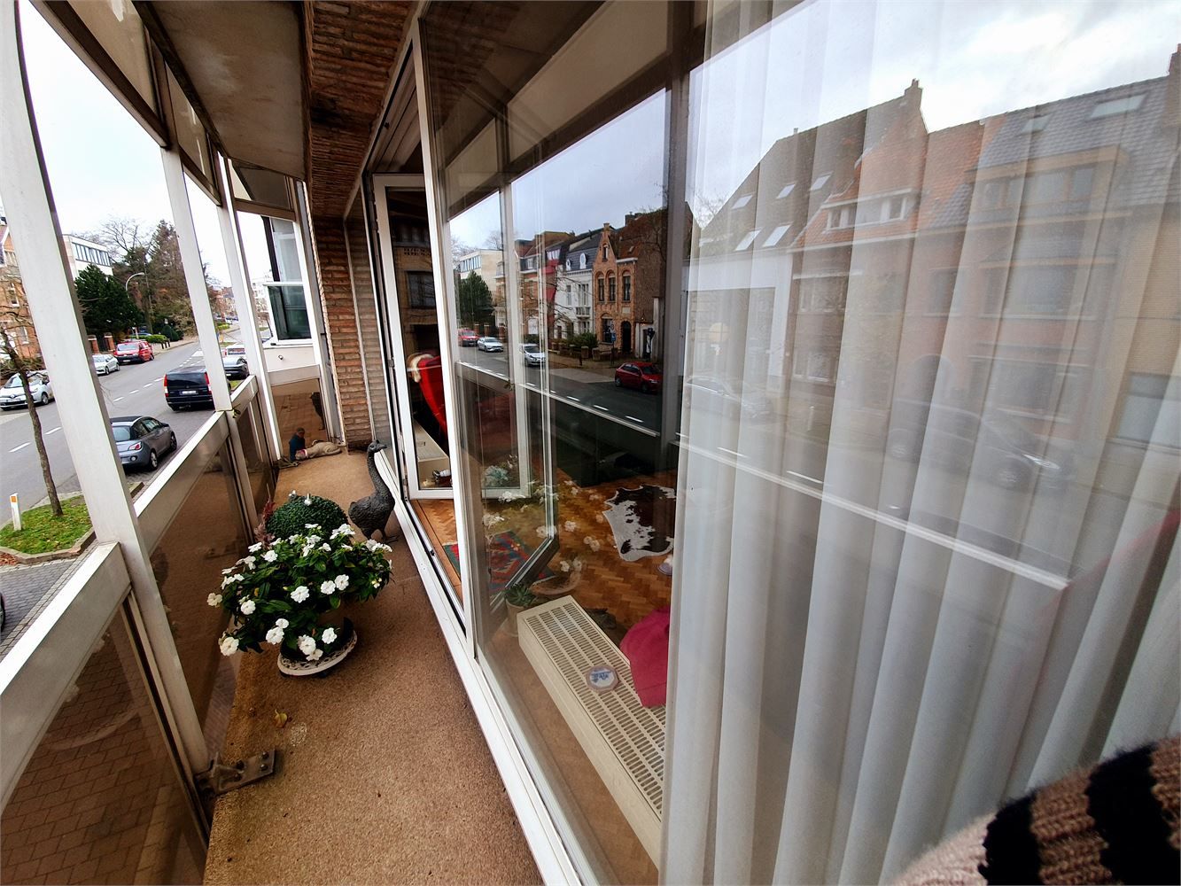 St-Andries, op wandelafstand van de Smedenpoort appartement  van 126 m2  3 slaapkamers ,een zonneterras en een zonnebalkon en garagebox. foto 13