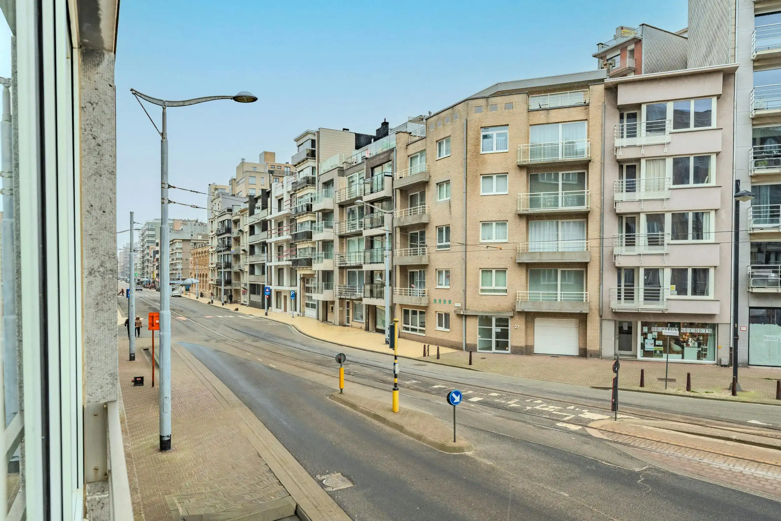 Centraal gelegen 2-slaapkamerappartement met zeezicht! foto 18