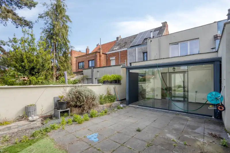 Op te knappen woning met veel potentieel in rustige woonomgeving foto 9