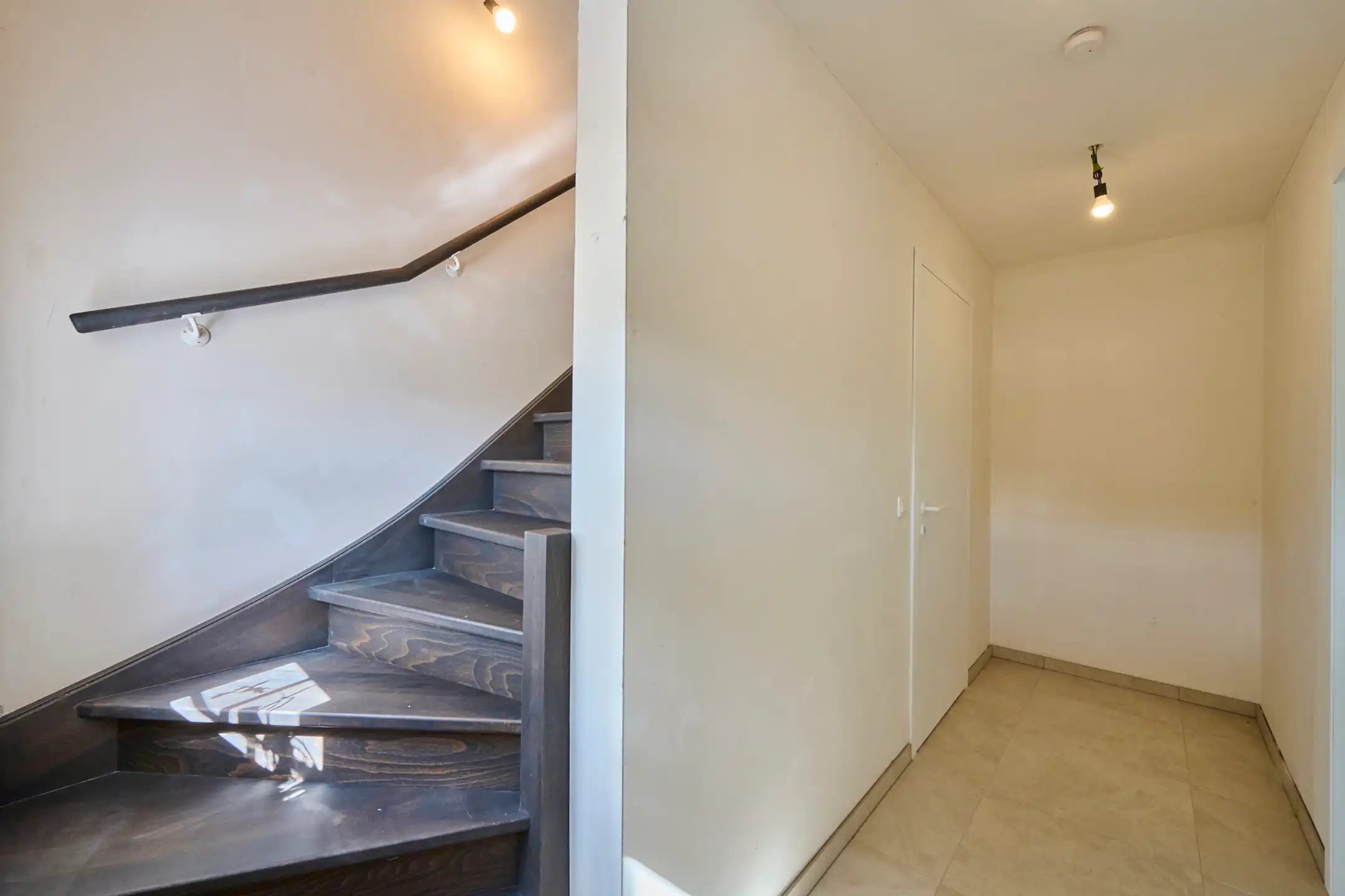 Ruime instapklare gezinswoning met zicht op achterliggend groen.&nbsp; foto 8