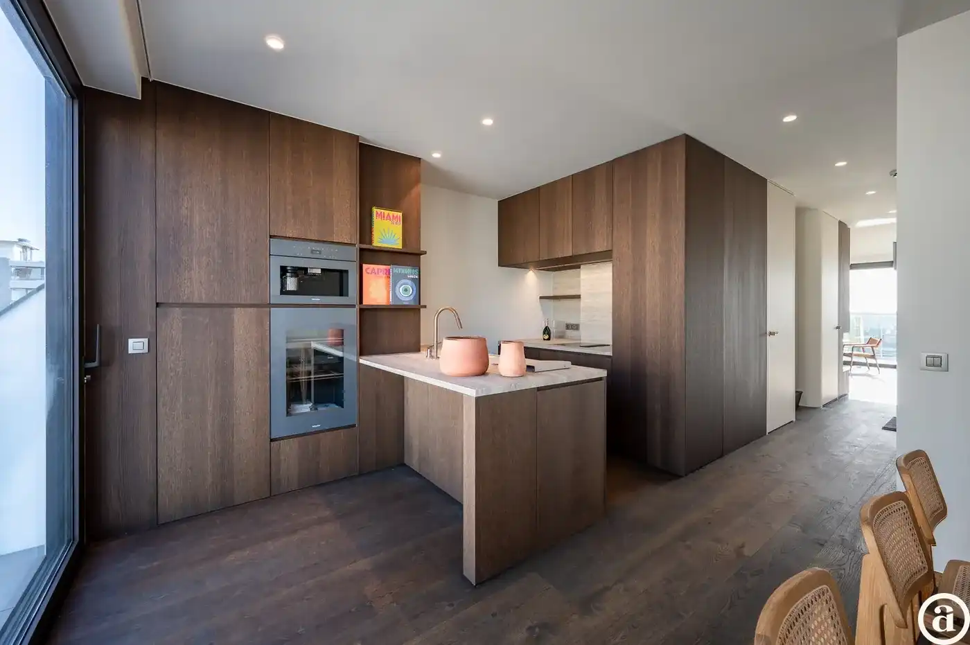 Nieuwbouwappartement gelegen in hartje het Zoute met een prachtig open zicht op de villa's. foto 7