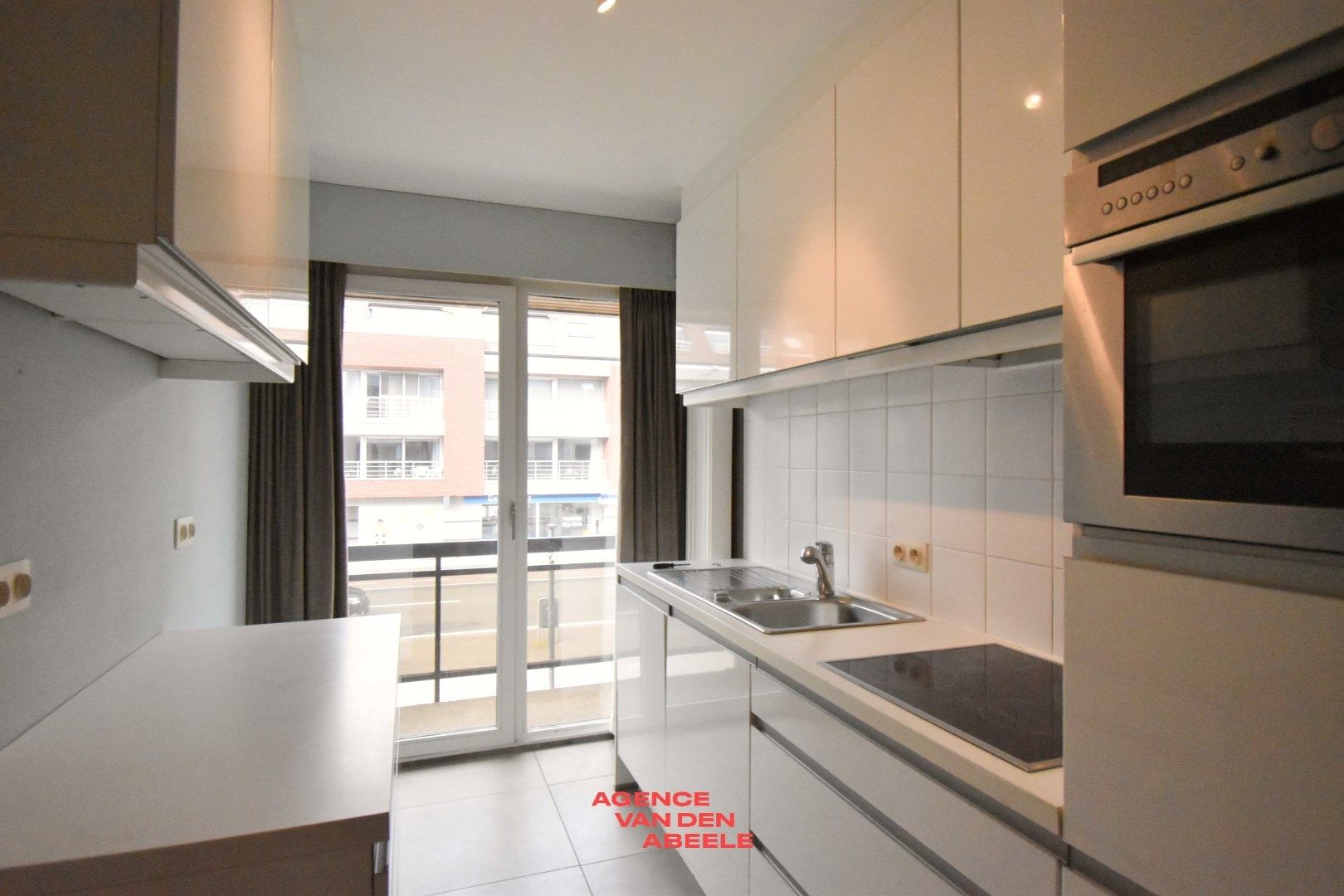 Gezellig appartement met garage foto 2