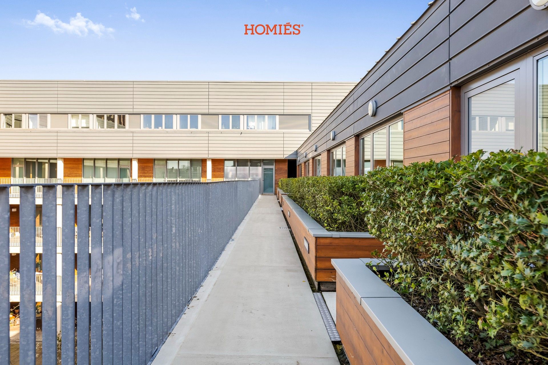 Ruim appartement met 3 slpk, riant terras en autostaanplaats foto 6
