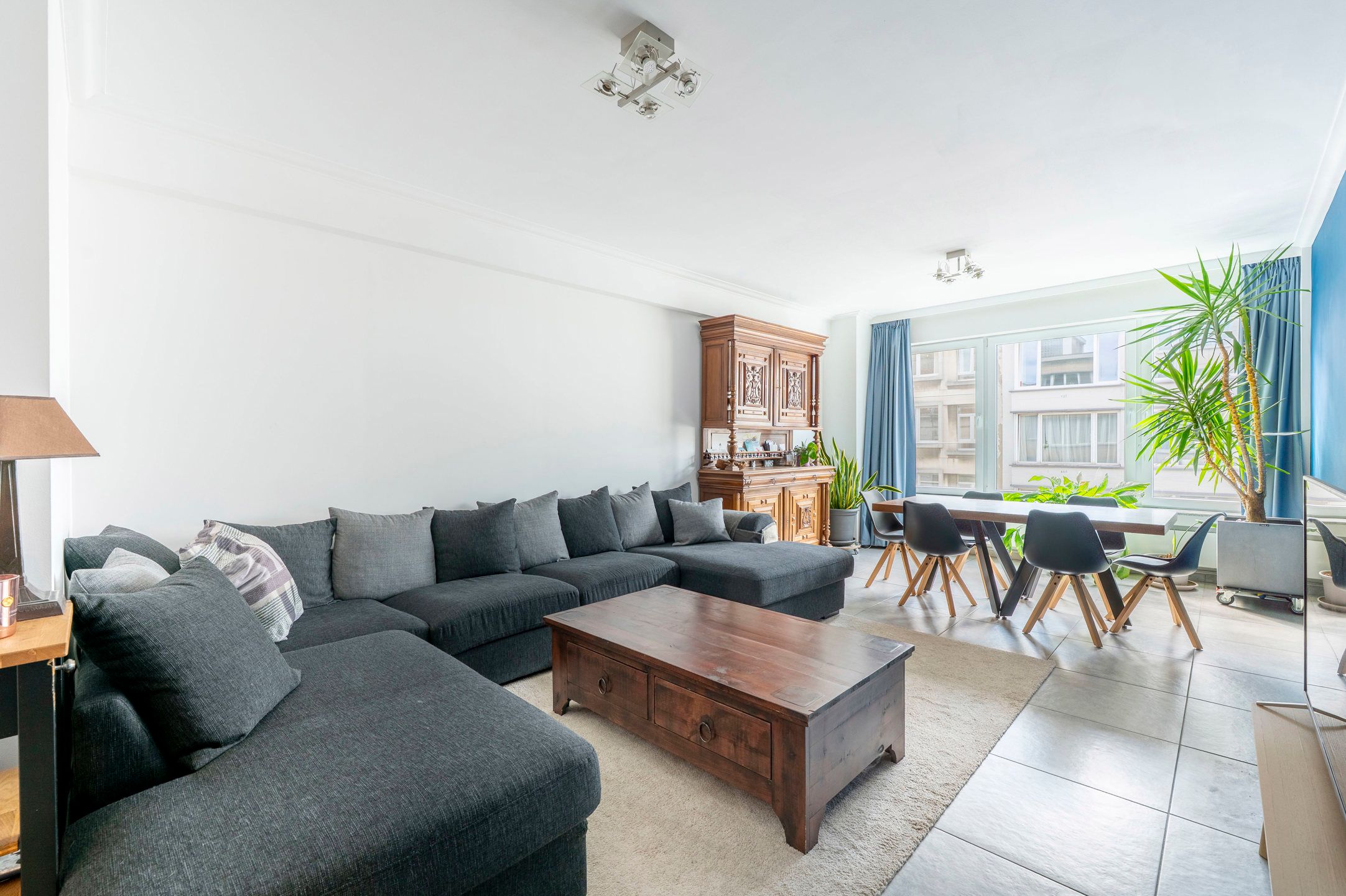 Instapklaar appartement in charmant gebouw op toplocatie! foto {{pictureIndex}}