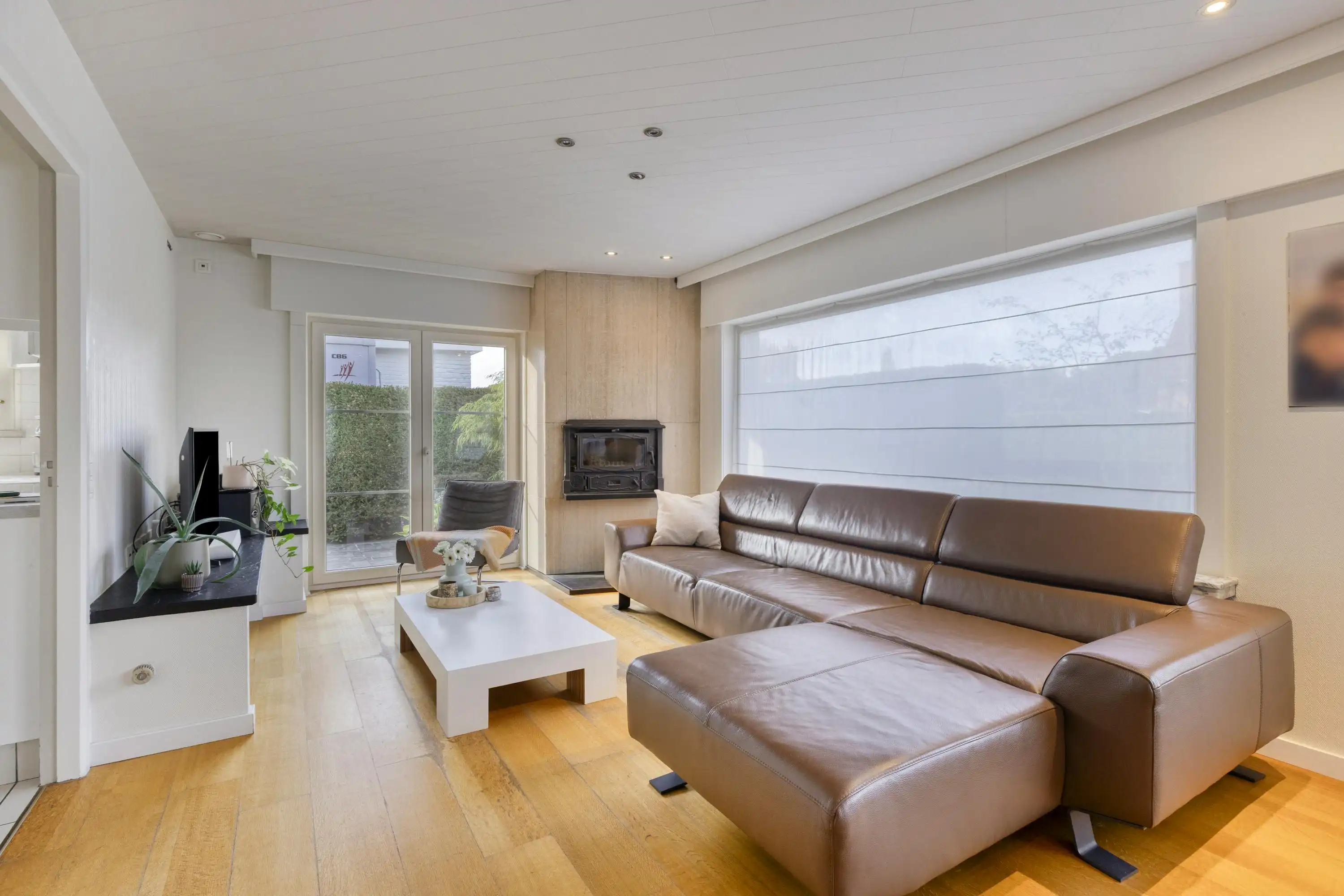 Instapklare bungalow op 898m² te koop in Wevelgem! foto 9