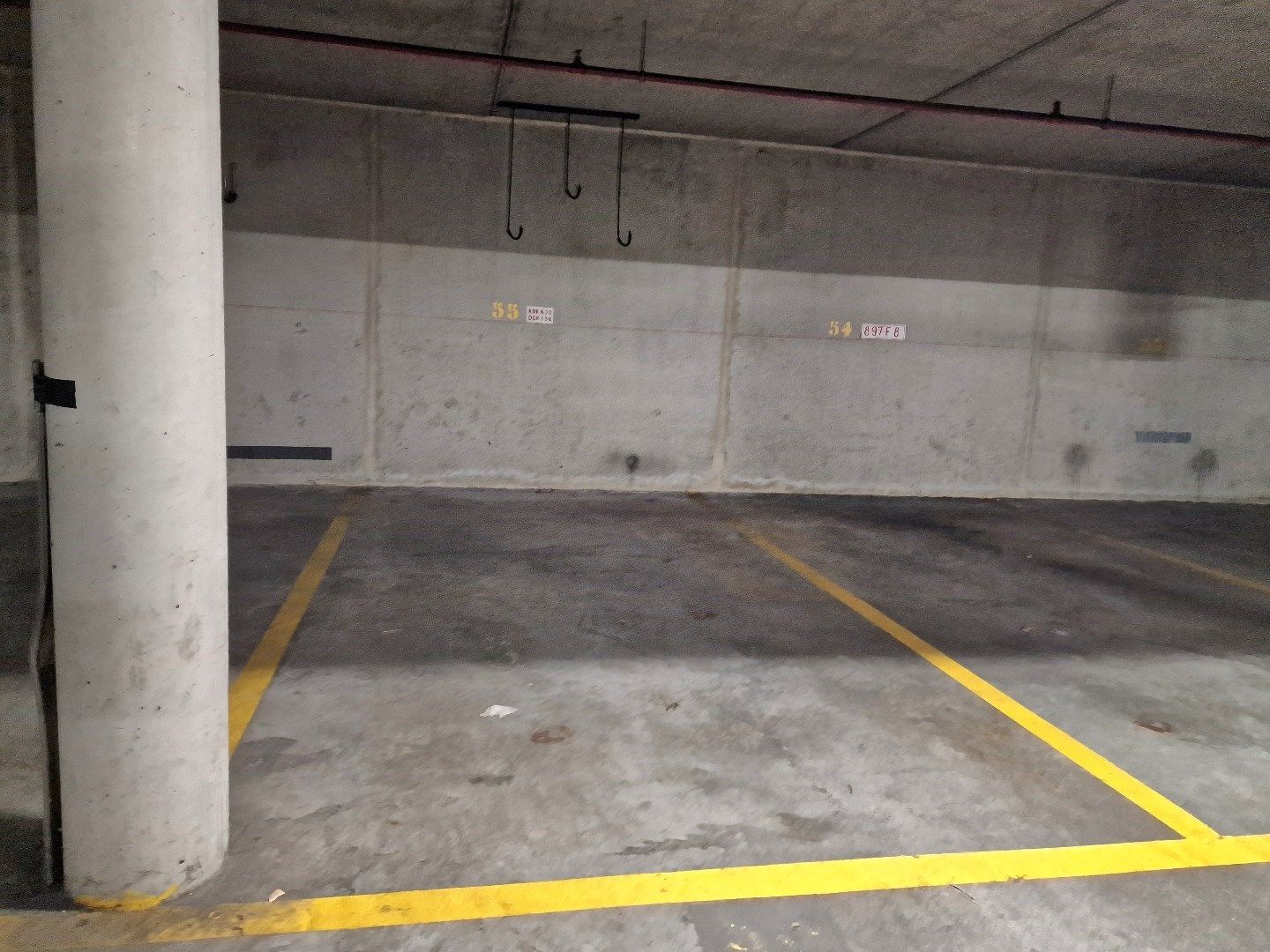 PARKEERPLAATS NUMMER 53 IN DE ONDERGRONDSE GARAGE TE KOOP GELEGEN IN DE RESIDENTIE "ZEEDUIN", DYNASTIELAAN 10 TE 8660 DE PANNE foto 2