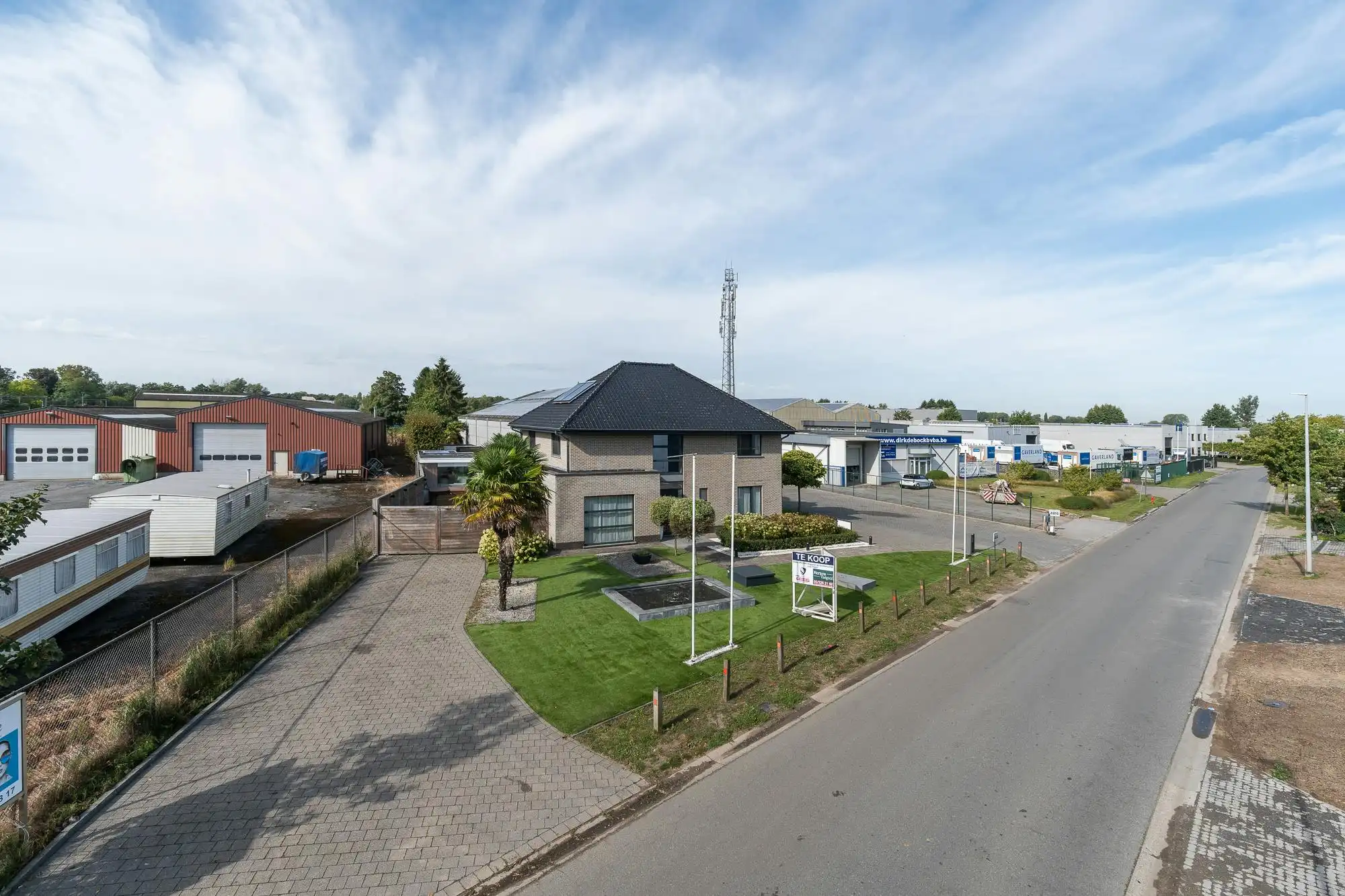 Luxe villa met exclusieve tuin en 600m2 magazijn in KMO-zone foto 99