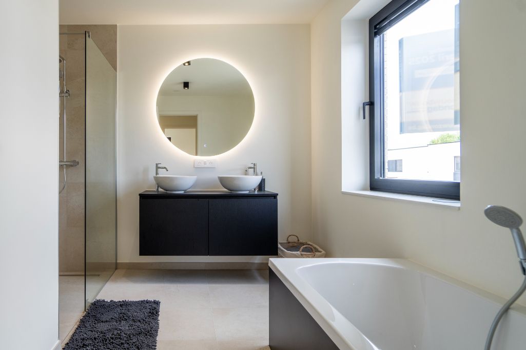 Roeselare, ingerichte kijkwoning - half open woning foto 10