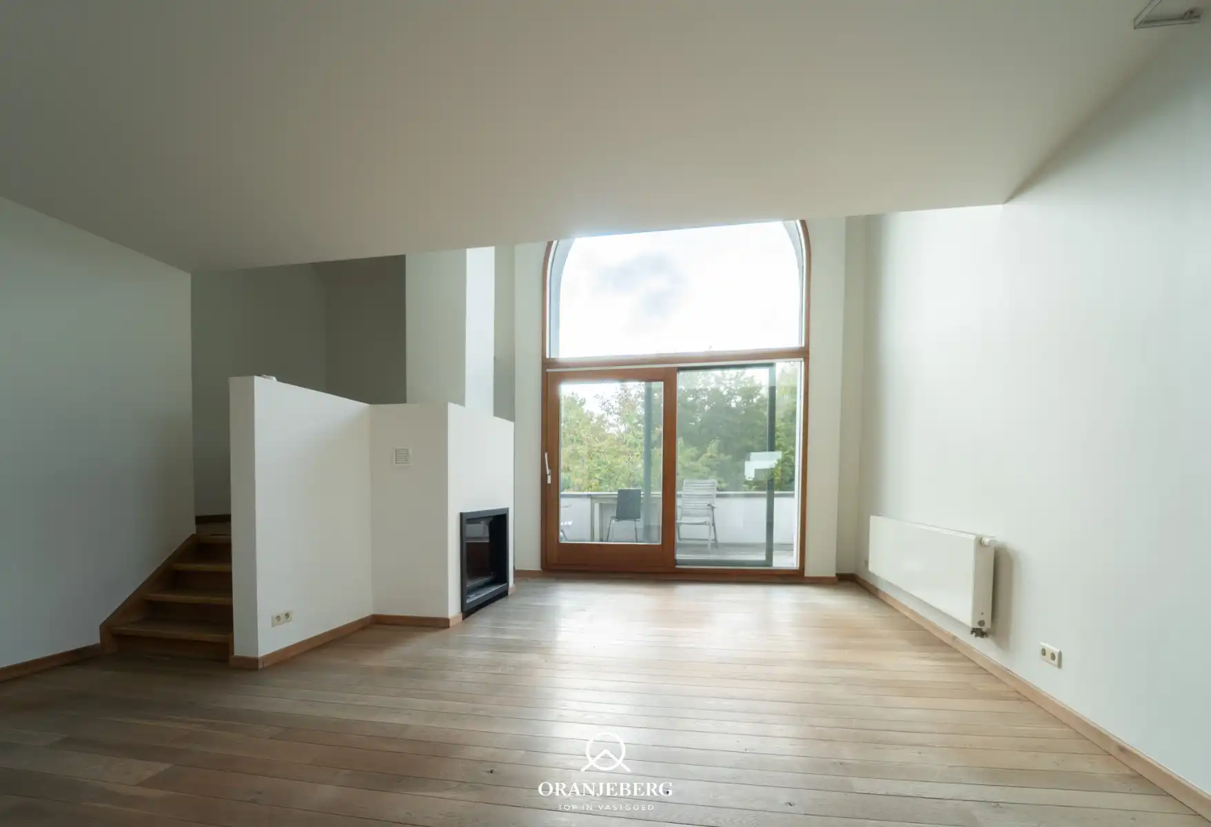 Instapklare duplex met terras, privétuin en parkeermogelijkheid foto 2