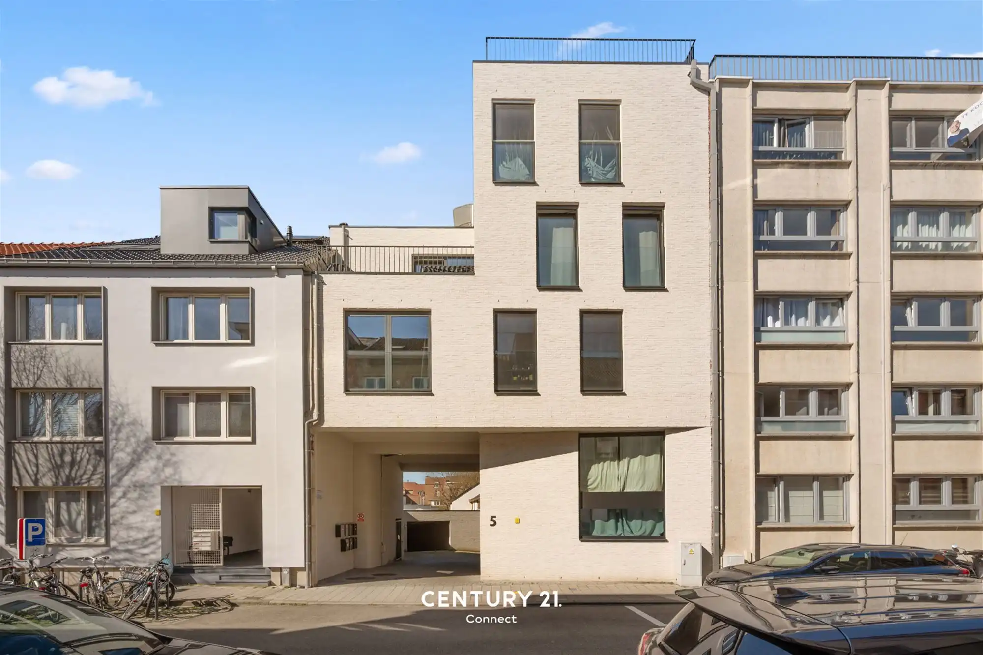 Nieuwbouw duplexflat met ondergrondse autostaanplaats foto {{pictureIndex}}