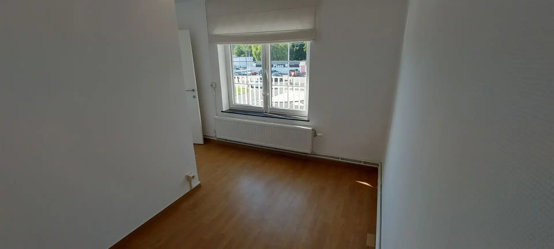 Handelsruimte met woonst foto 12