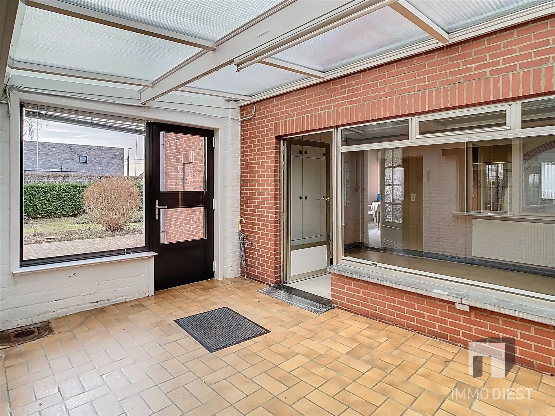 Stevige woning met 3 slpks en tuin + bouwgrond foto 11