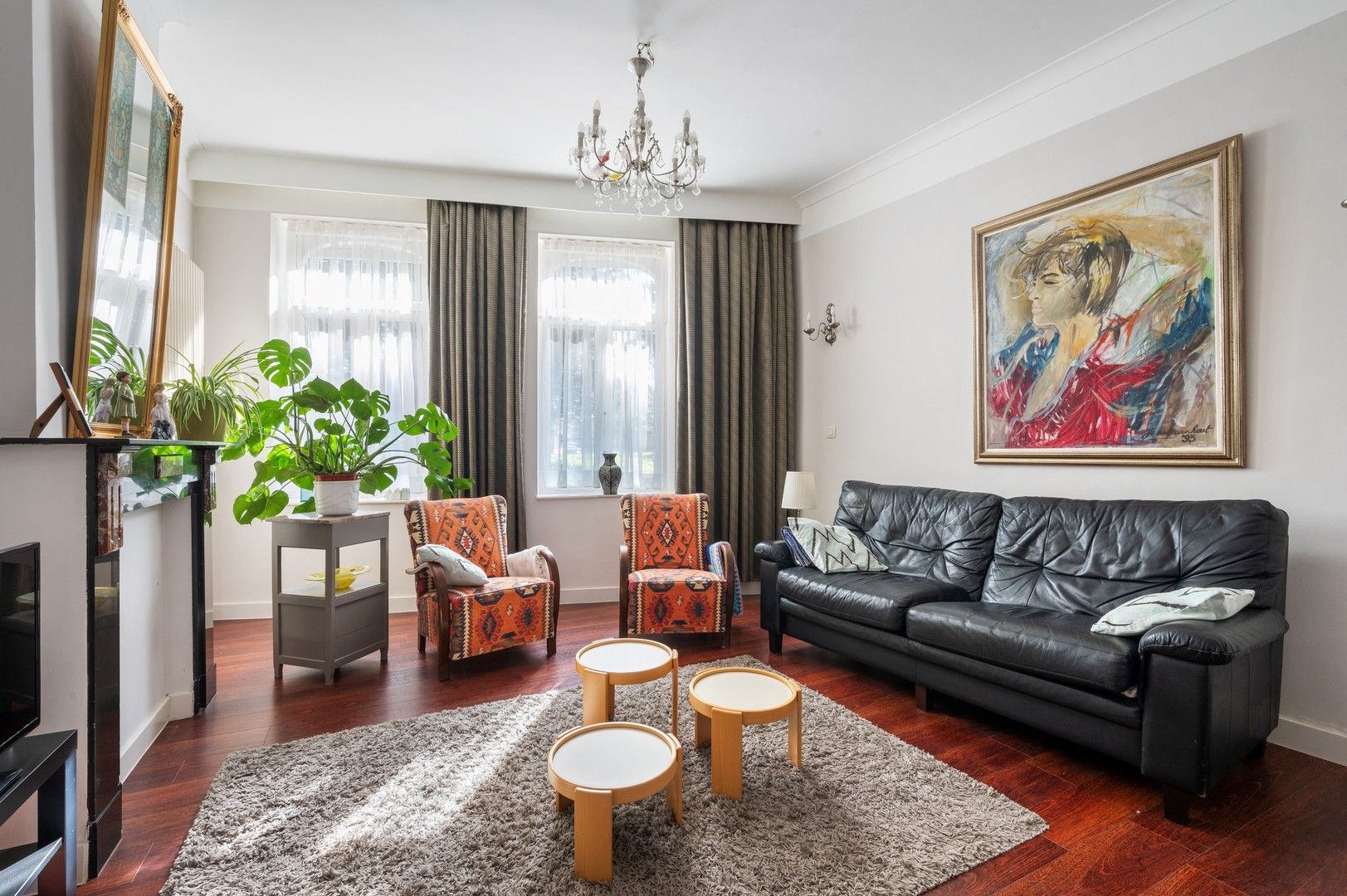 Centraal gelegen energiezuinige gezinswoning met 3 kamers op unieke ligging in het hart van Ieper foto {{pictureIndex}}