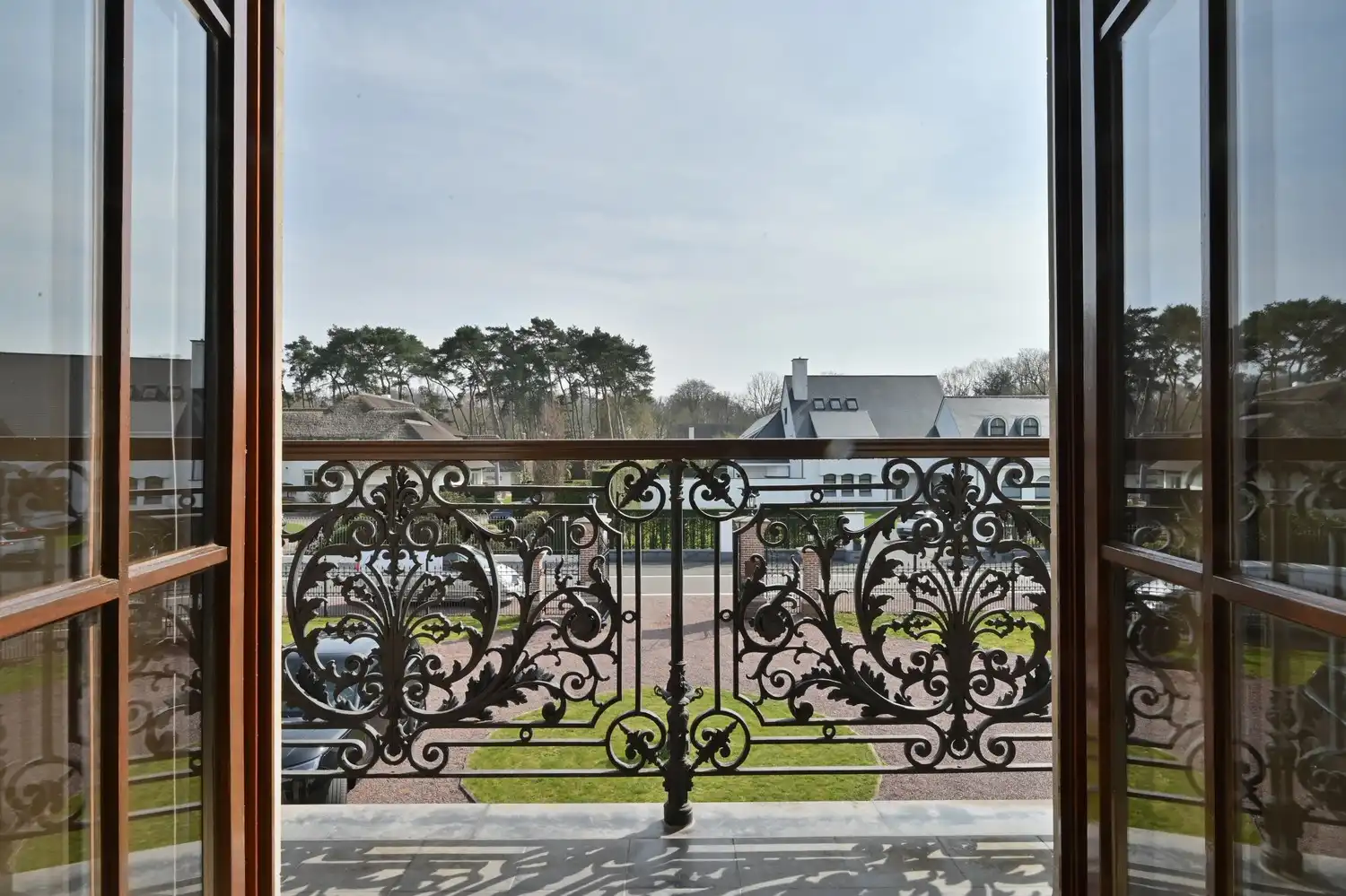 Magnifieke kasteelvilla met binnenzwembad, uniek gelegen in villawijk “Goudkust”, omringd door natuur, rust en optimale privacy foto 38