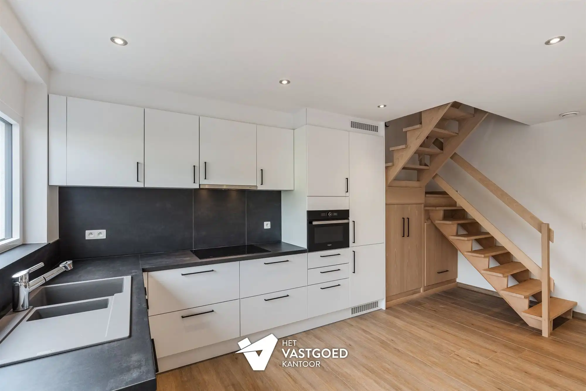 KWALITATIEF GERENOVEERDE WONING VLAKBIJ CENTRUM foto 6