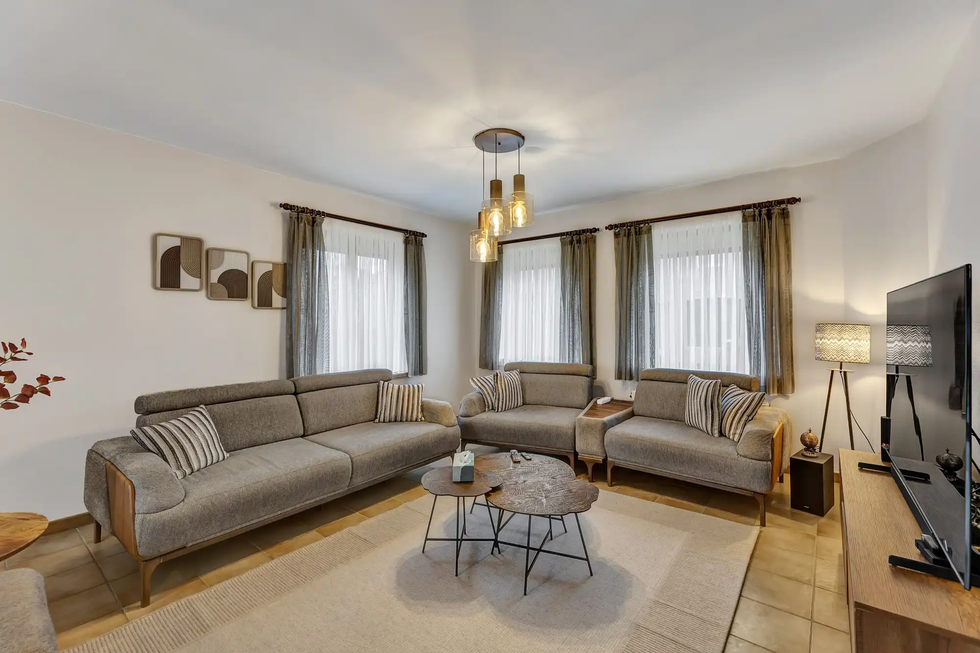 Instapklare HOB met 3 slaapkamers, garage en zonnige tuin foto 2