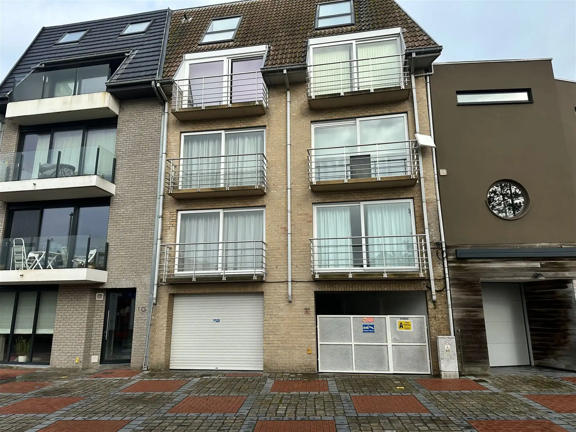 Staanplaats in volle centrum Bredene! foto {{pictureIndex}}