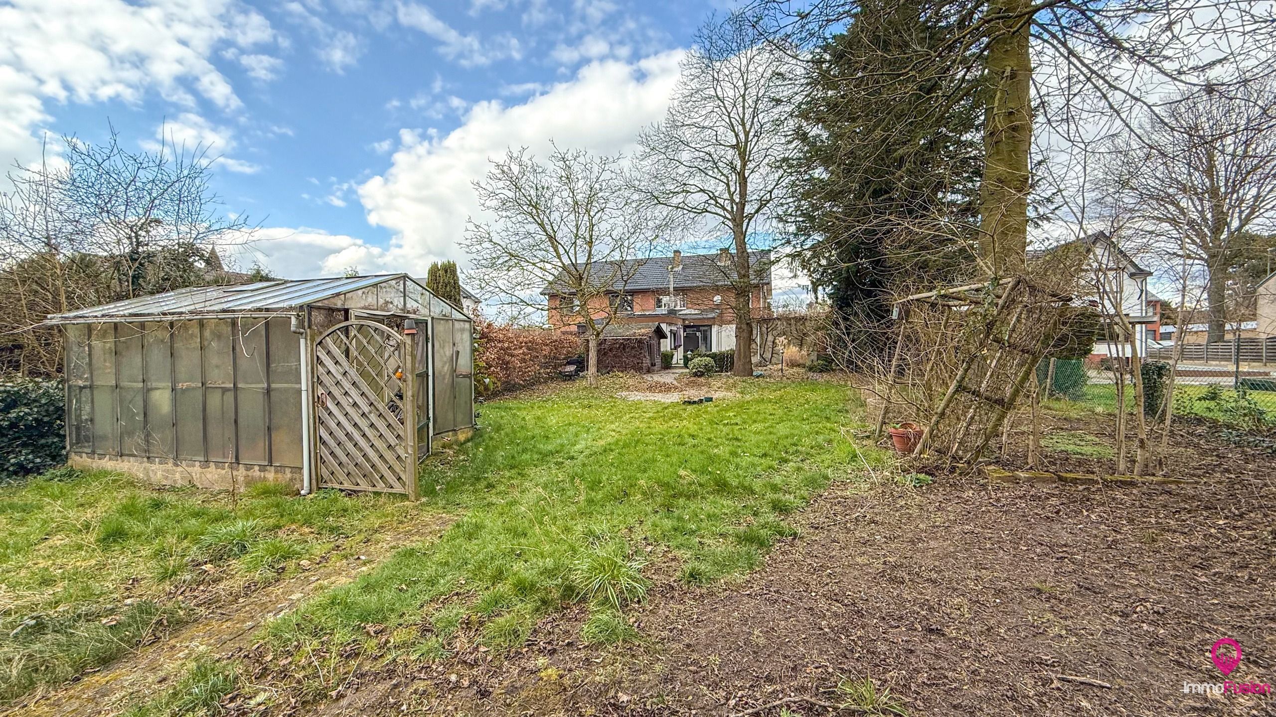 Energiezuinige gezinswoning met 6 slpks en ruime tuin! foto 41