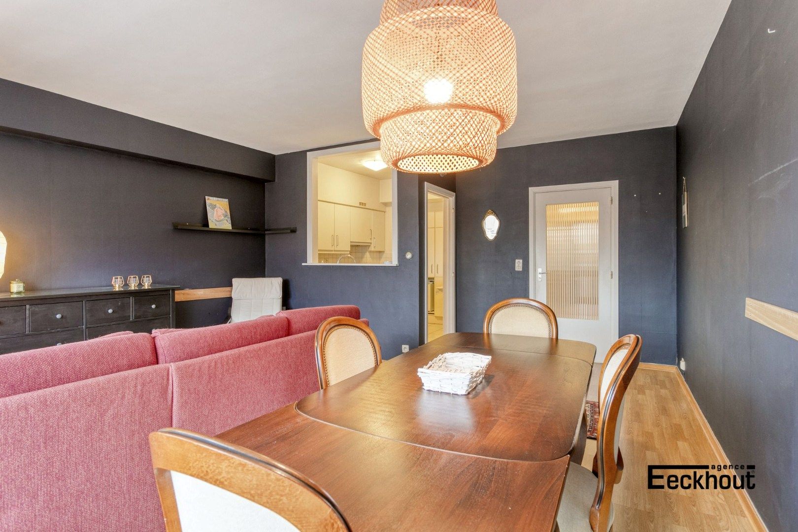 Ruim en lichtrijk appartement aan het gezellige 'Visserspleintje' in hartje Oostende foto 6