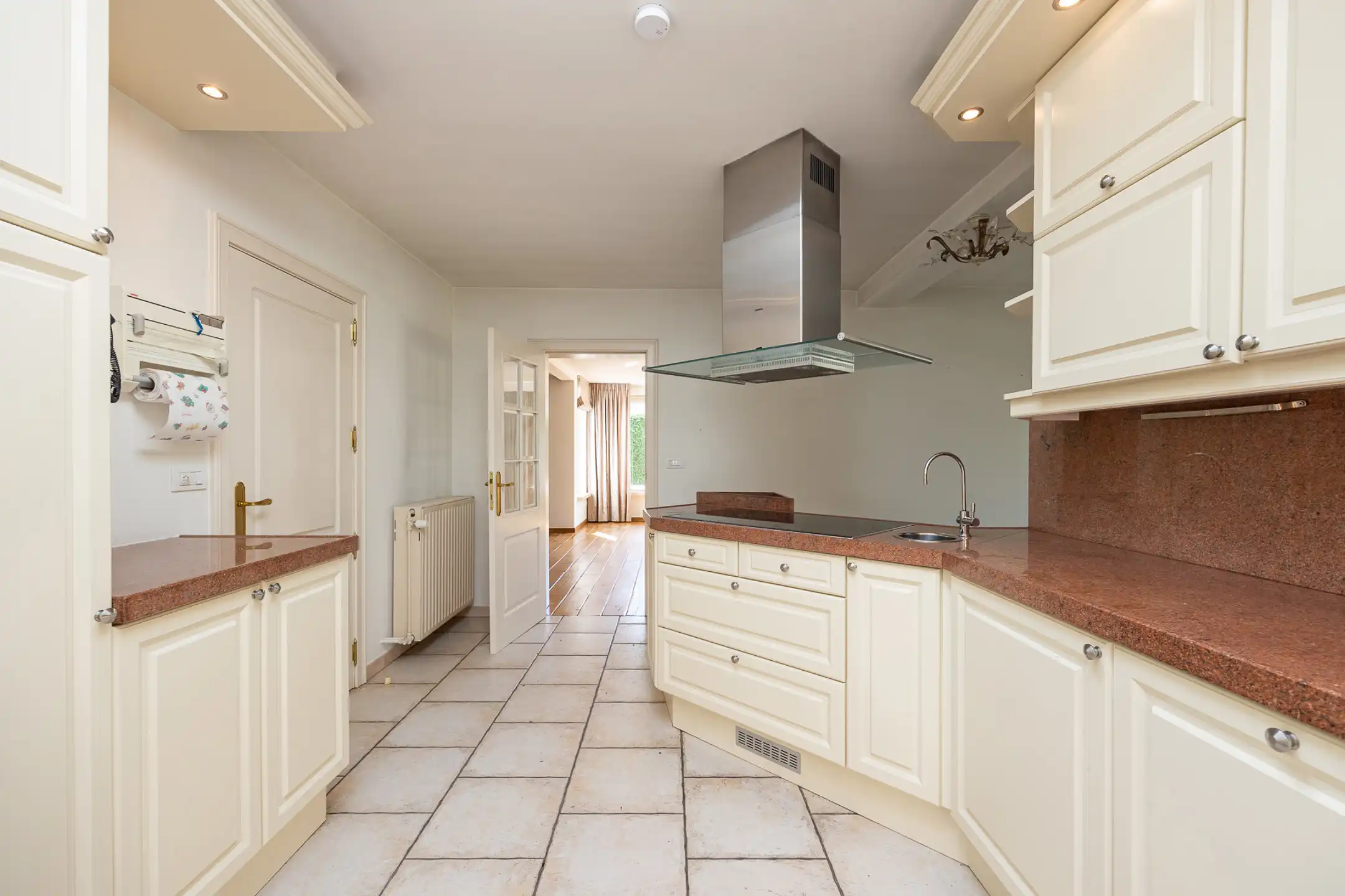 Ruime villa met 2 (mog. 3) slaapkamers op 2.030 m² op het ZW foto 16