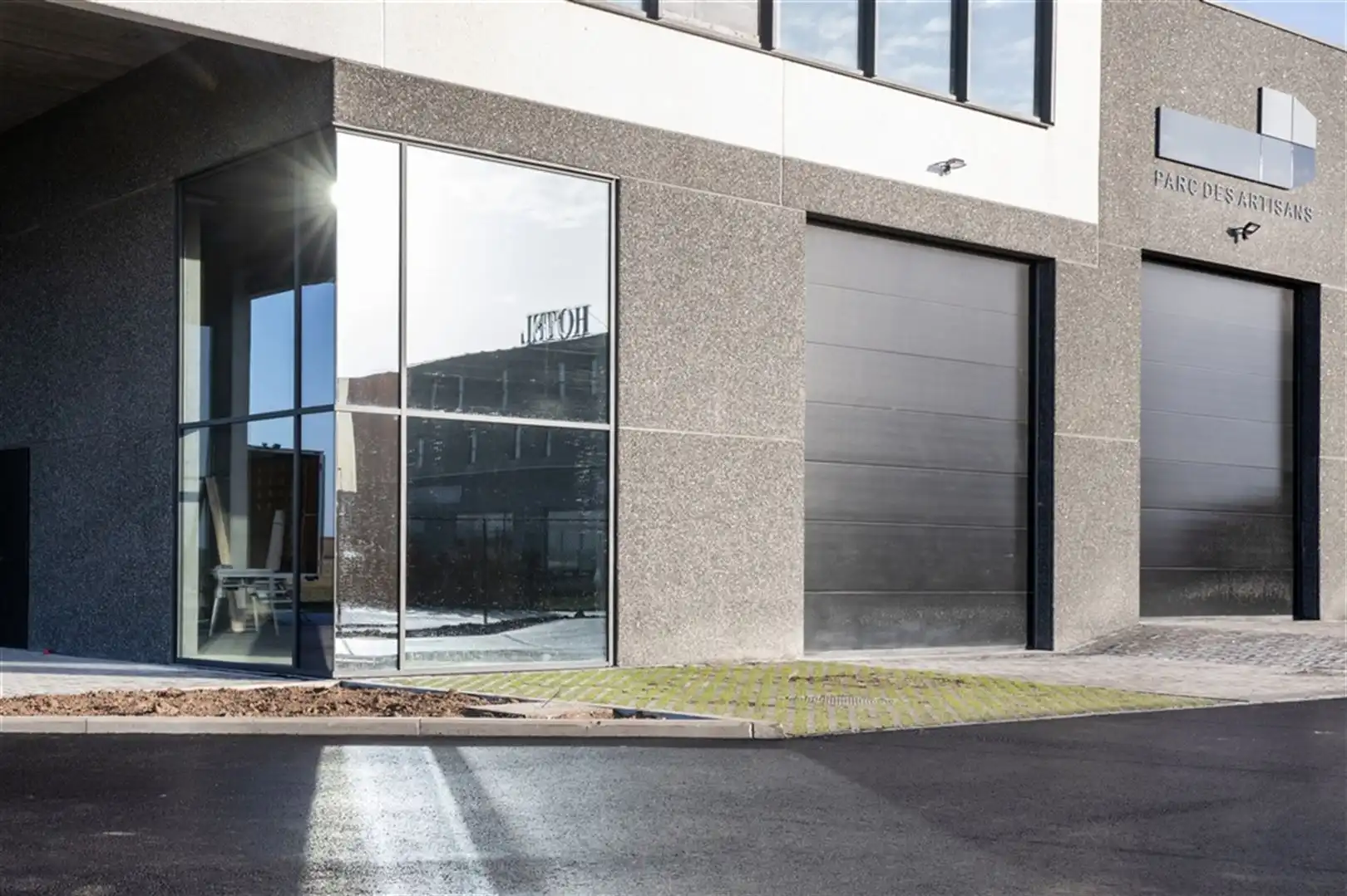 Te Huur KMO Unit te Ghislengien foto 2