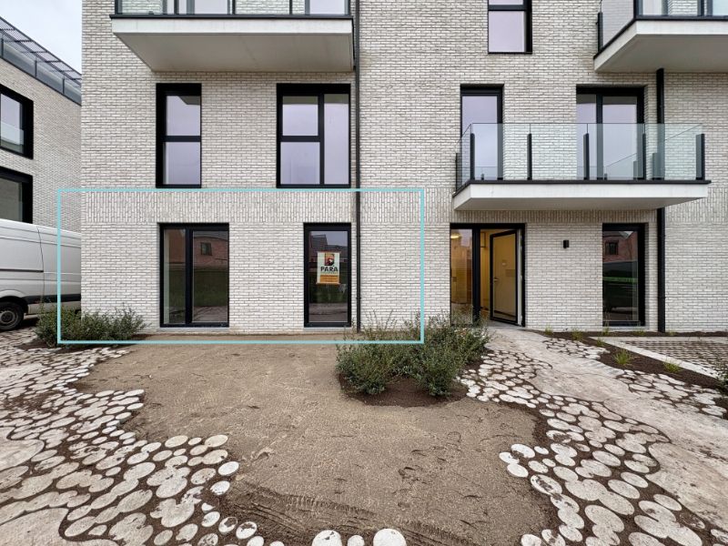 KWALITATIEF NIEUWBOUWAPPARTEMENT MET 2 SLAAPKAMERS, TERRAS EN GARAGE foto {{pictureIndex}}